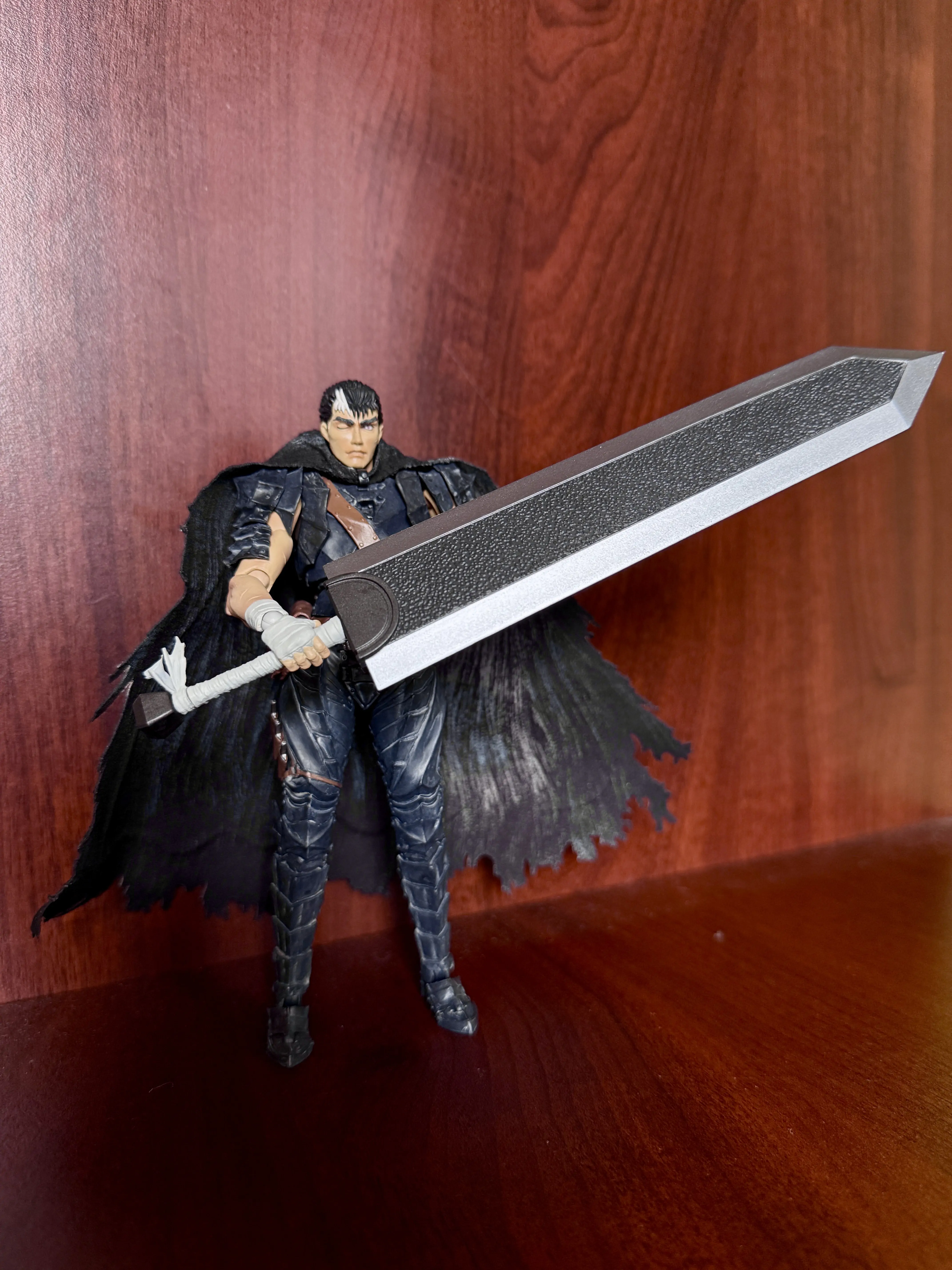 Berserk S.H. Figuarts Guts (Berserker Armor) akciófigura 16 cm termékfotó