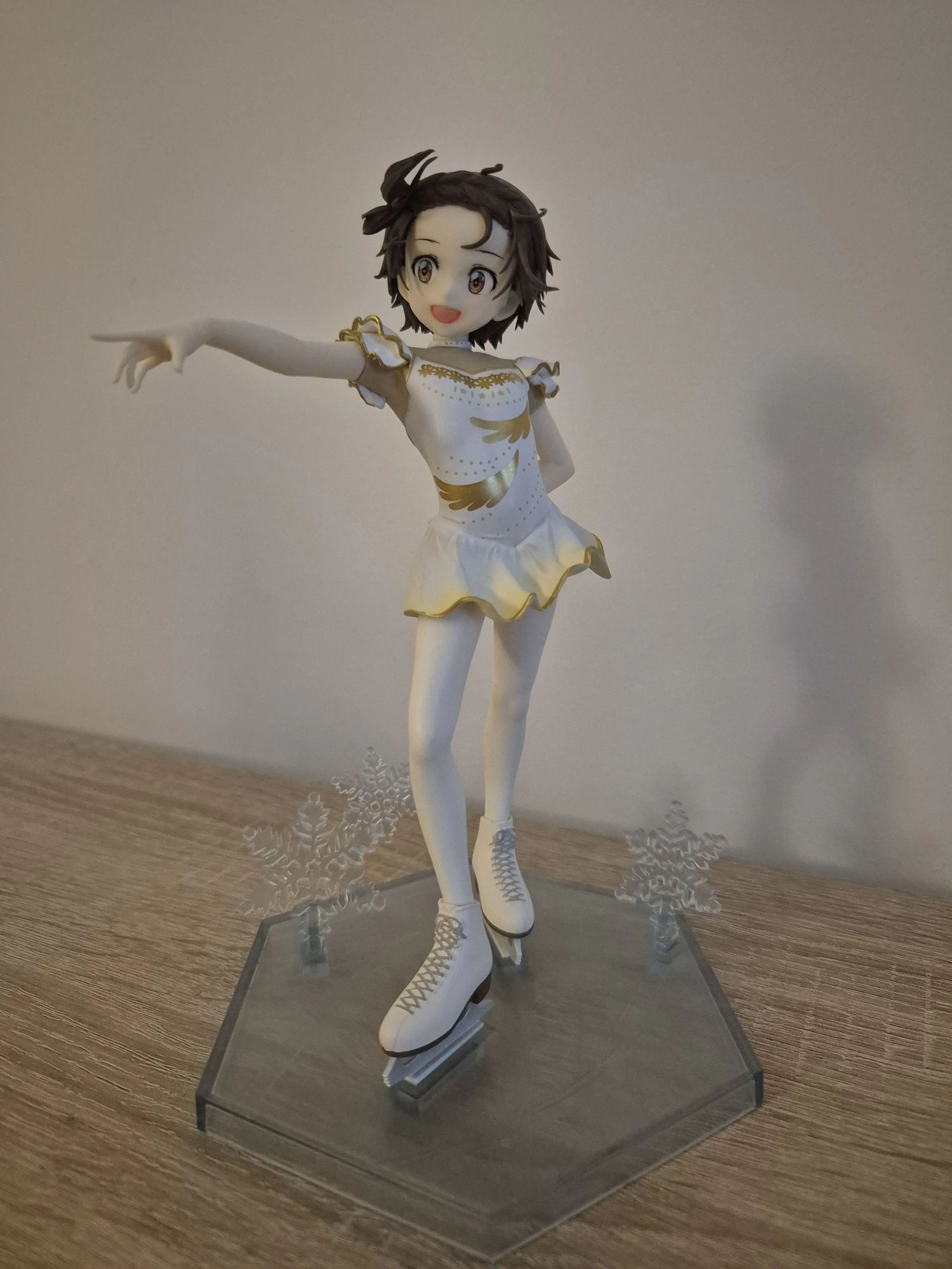 Medalist Luminasta Inori Yuitsuka PVC szobor figura 17 cm  termékfotó