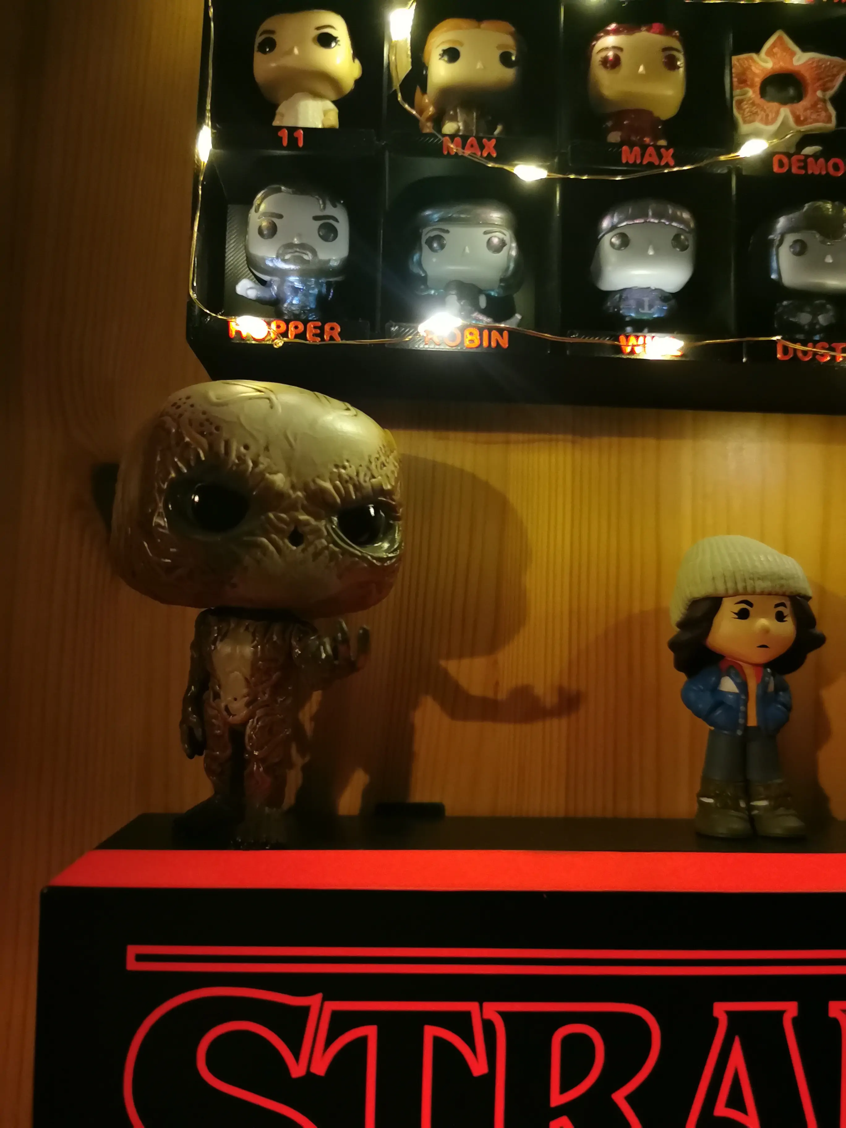 Stranger Things Funko POP! Vinyl figura Vecna Pointing 9 cm termékfotó