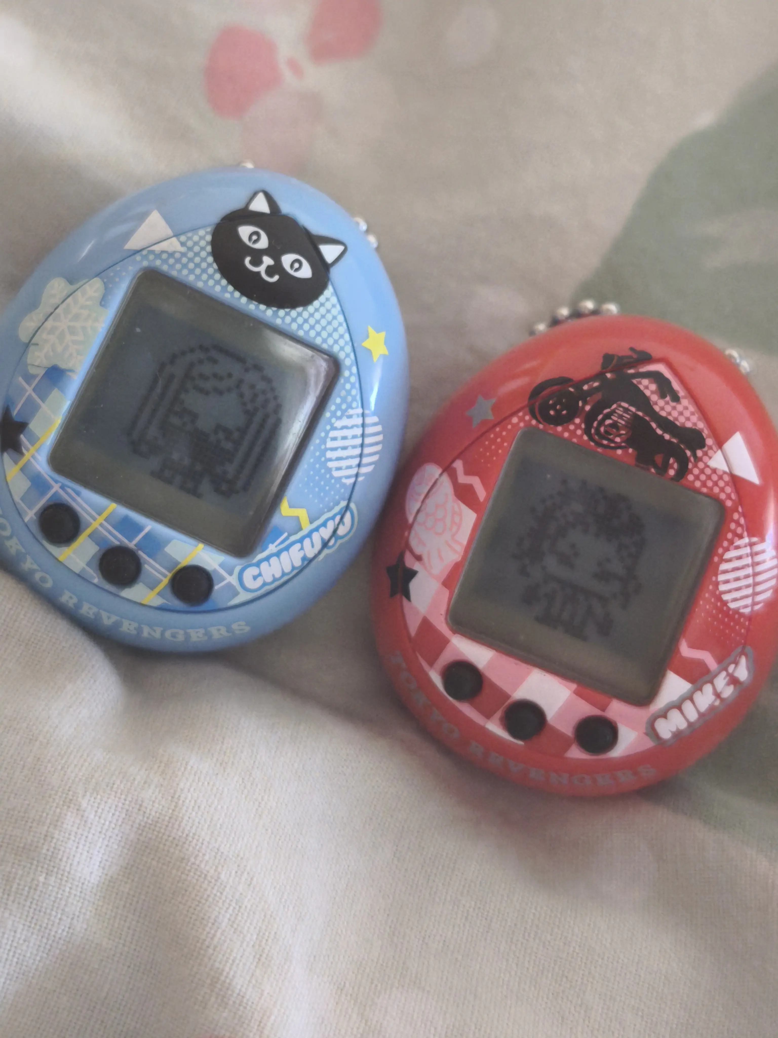 Tokyo Revengers Hugmy Tamagotchi + Chifuyu Support figura termékfotó