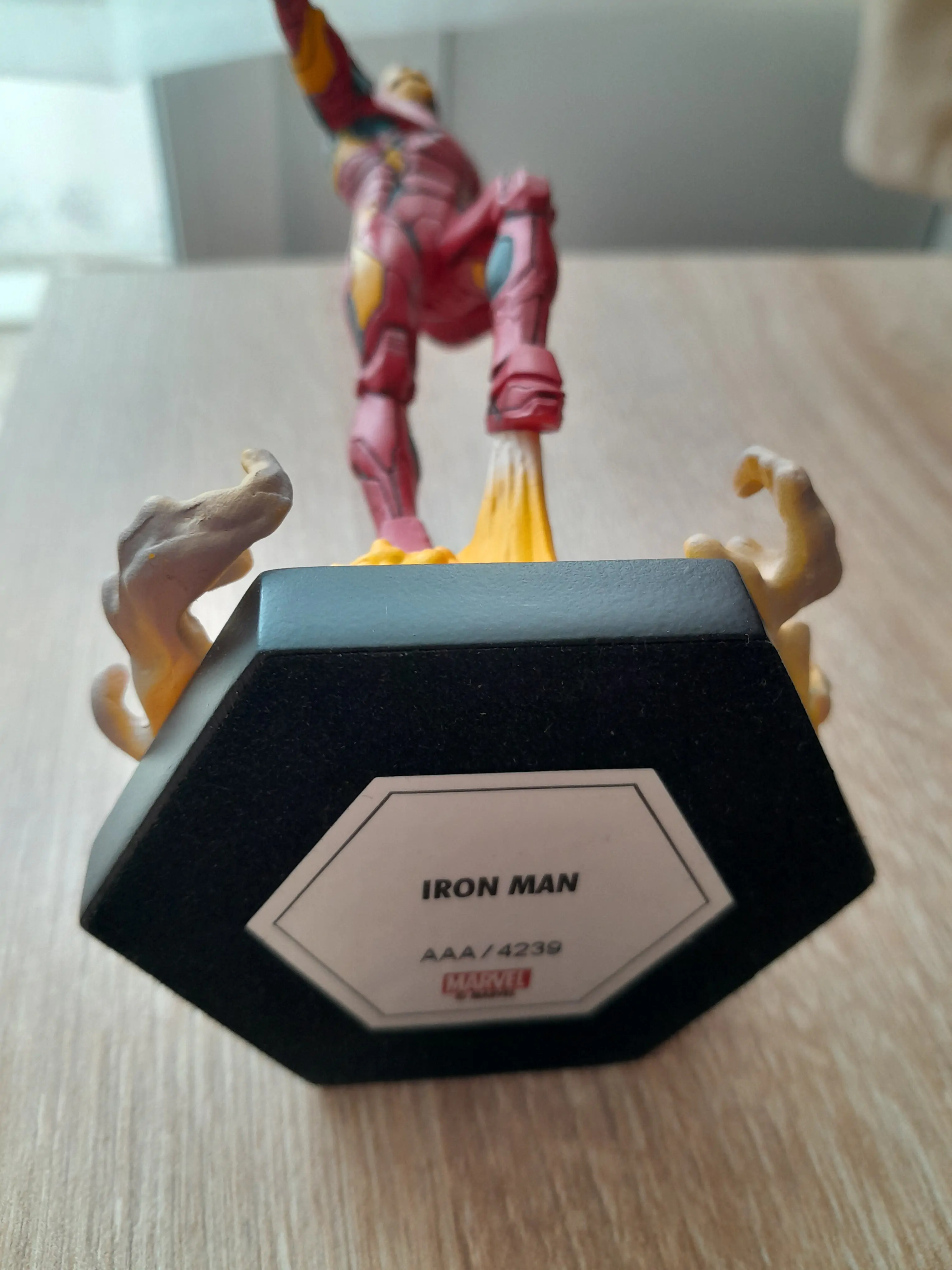 Marvel VS. Collection 1/16 Iron Man szobor figura 16 cm termékfotó