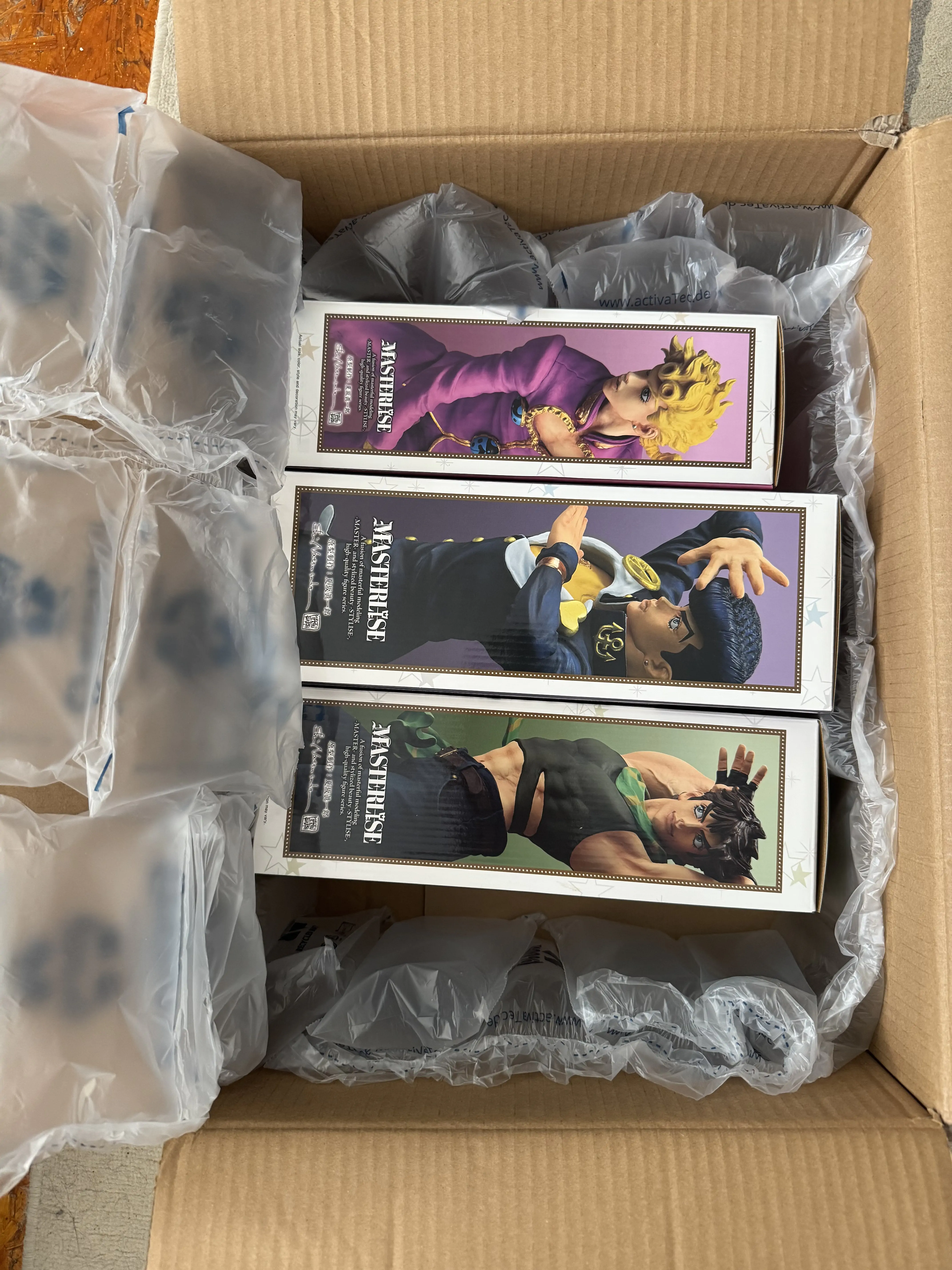 Jojo's Bizarre Adventure The Gathering of Stars Giorno Giovanna Ichibansho figura 21cm termékfotó
