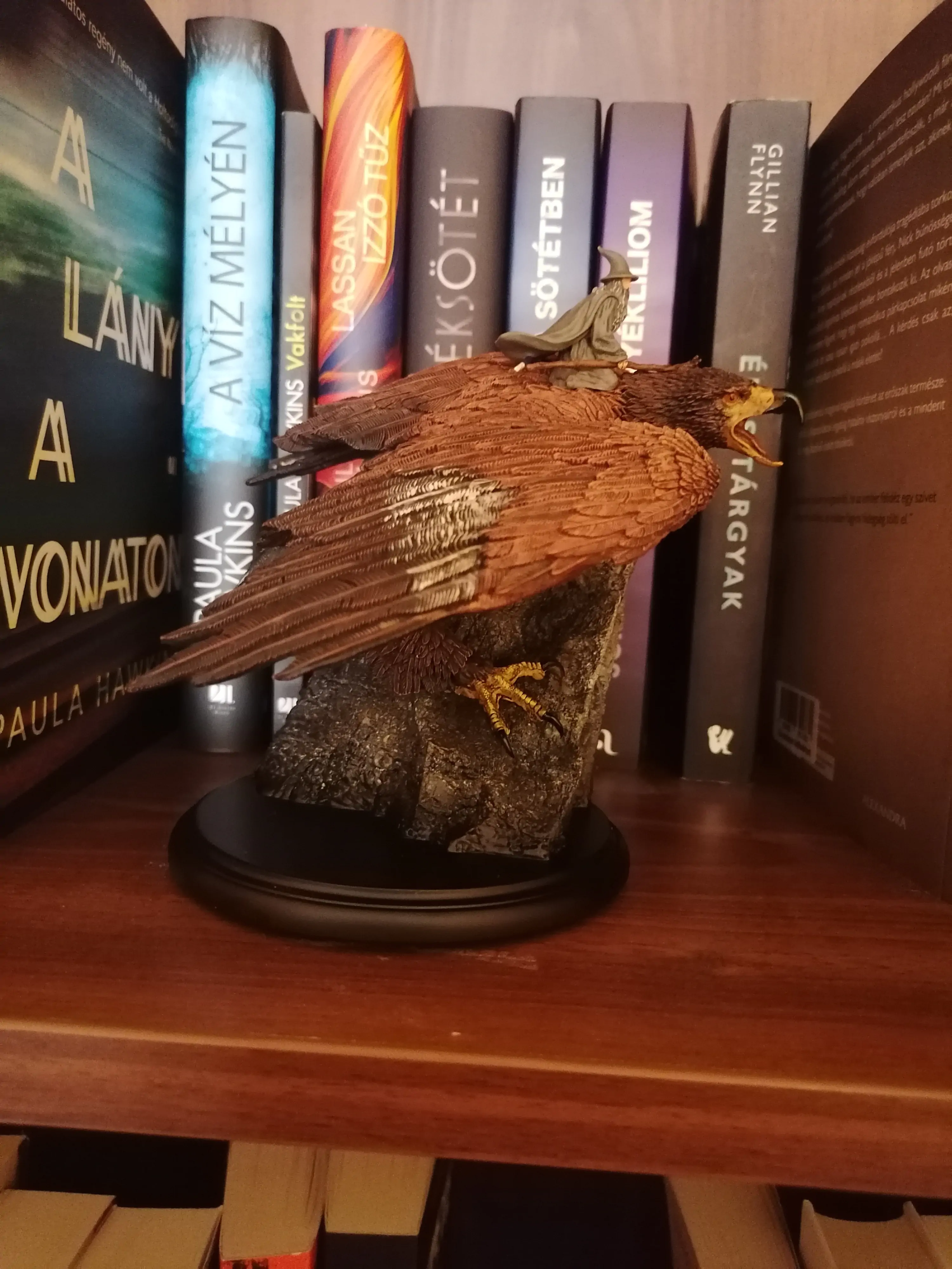 Lord of the Rings Gandalf on Gwaihir szobor figura 15 cm termékfotó
