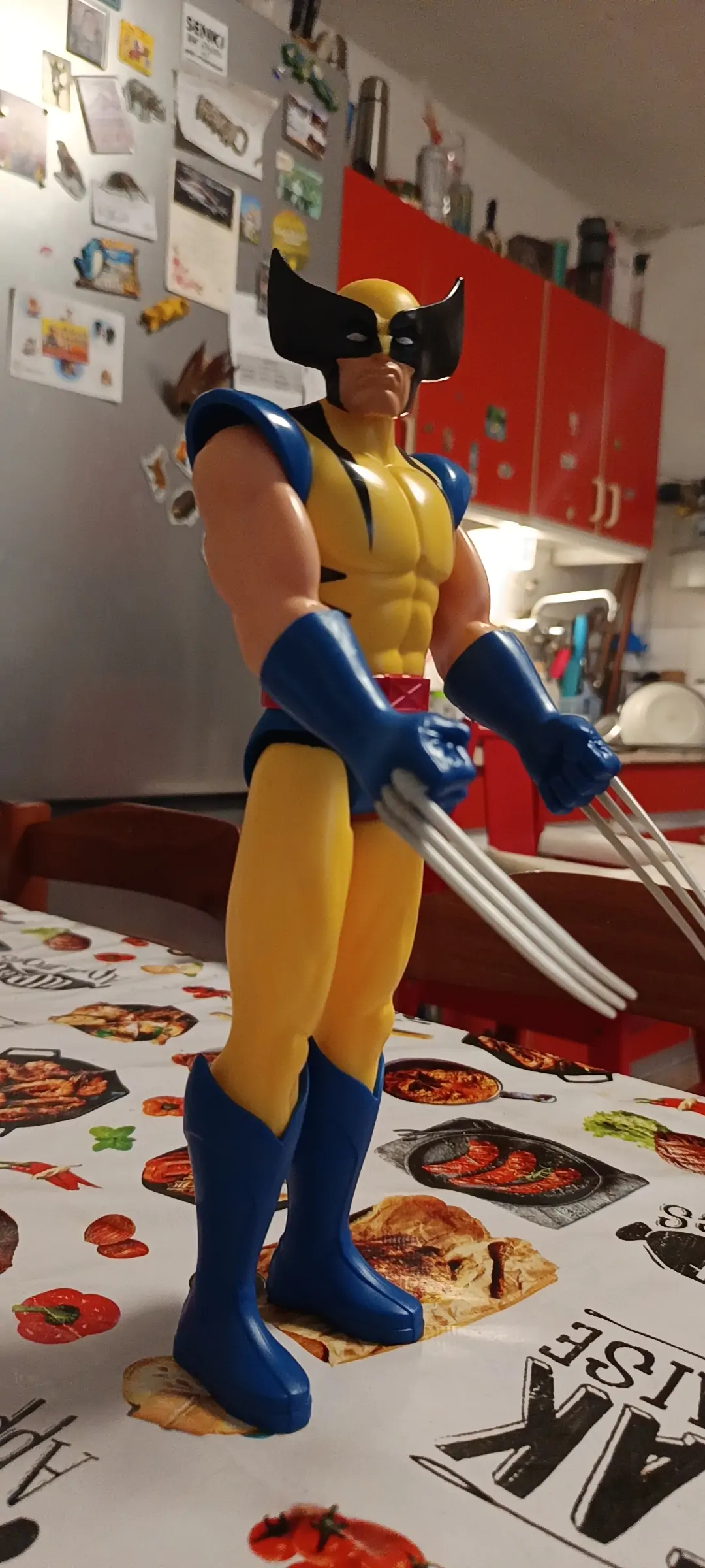 Marvel X-Men Titan Hero Series Wolverine figura 28cm termékfotó