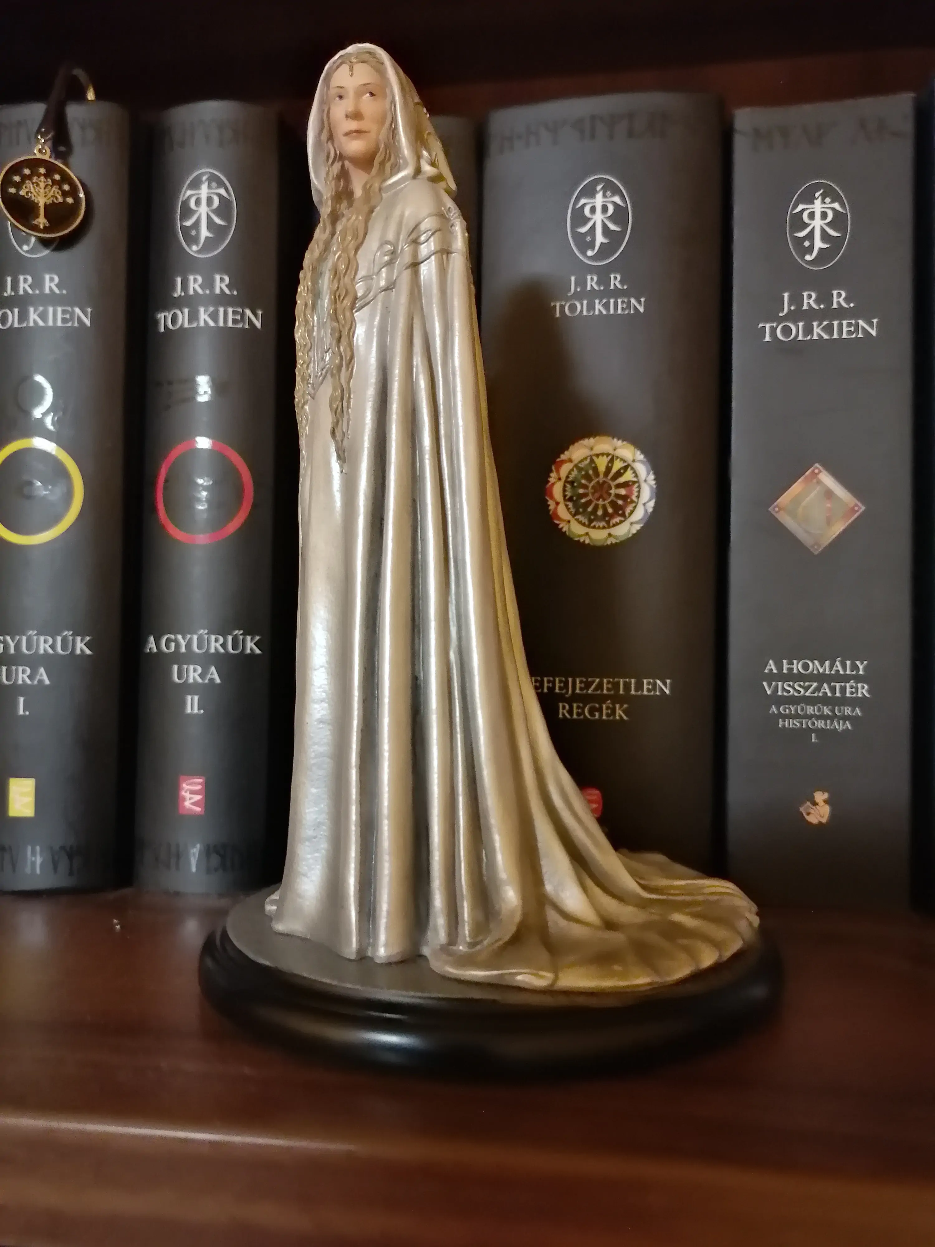 Lord of the Rings Galadriel Mini szobor figura 17 cm termékfotó