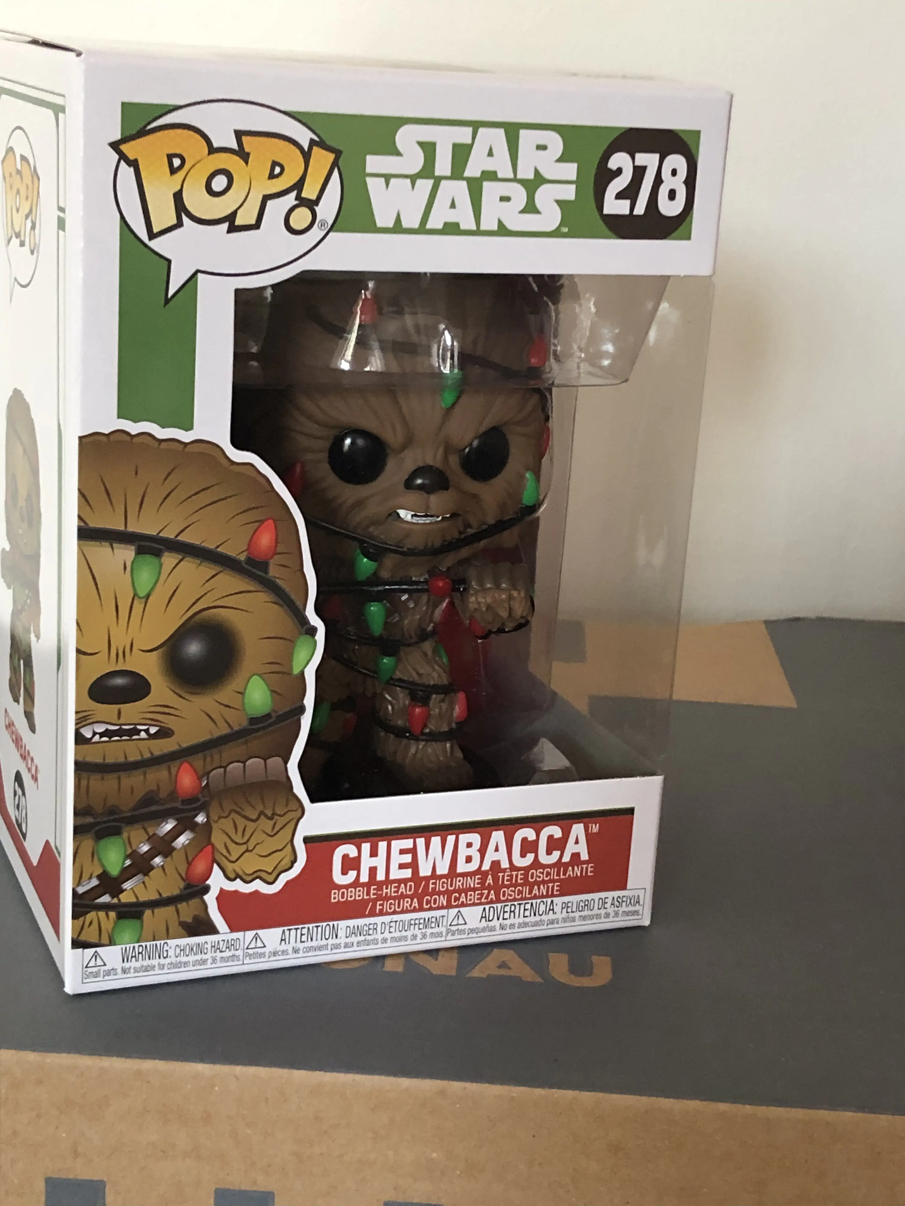 Funko POP figura Star Wars Holiday Chewie with Lights termékfotó