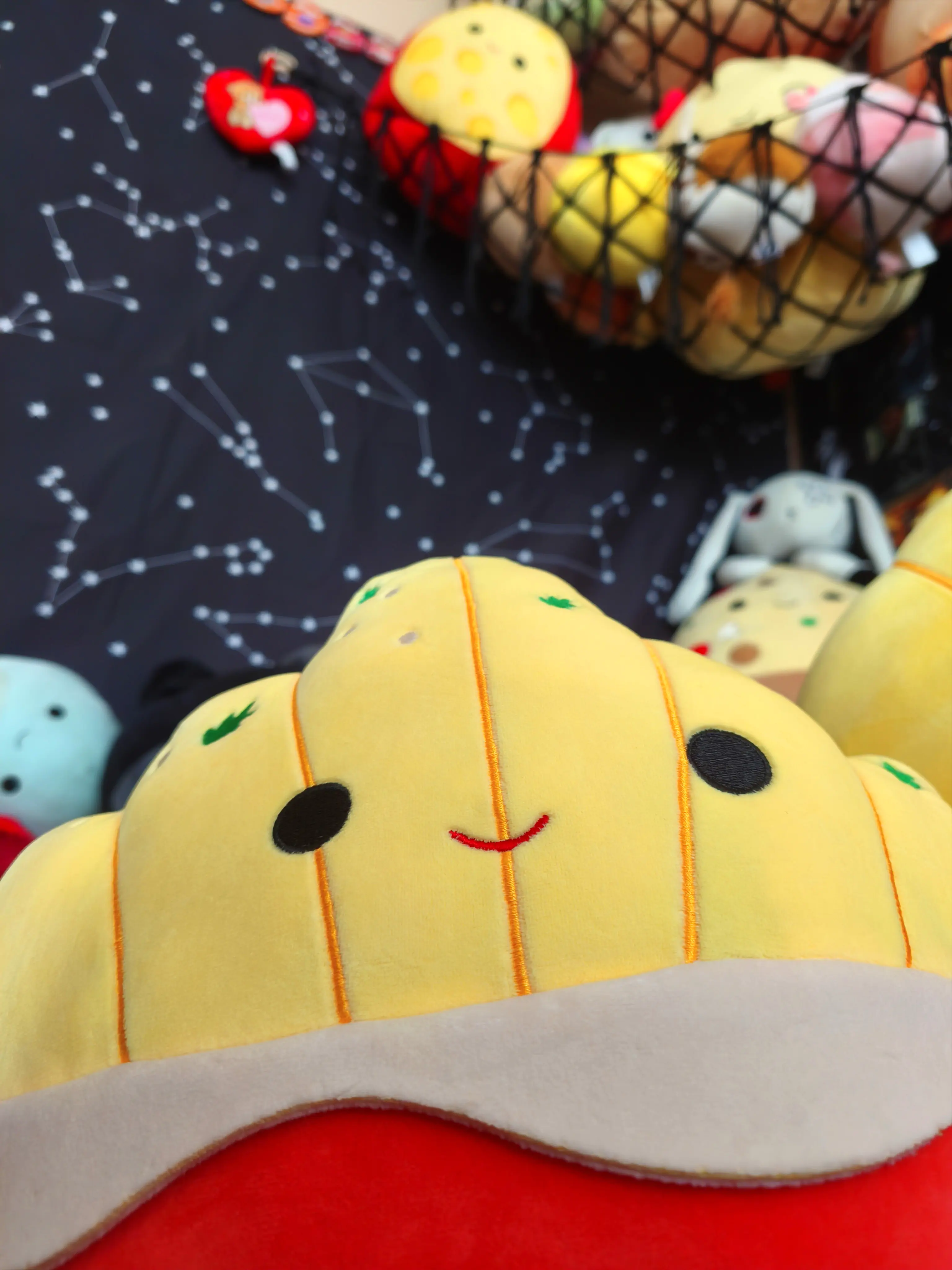 Squishmallows Brendan Garlic Parmesan Fries plüss figura 30 cm termékfotó