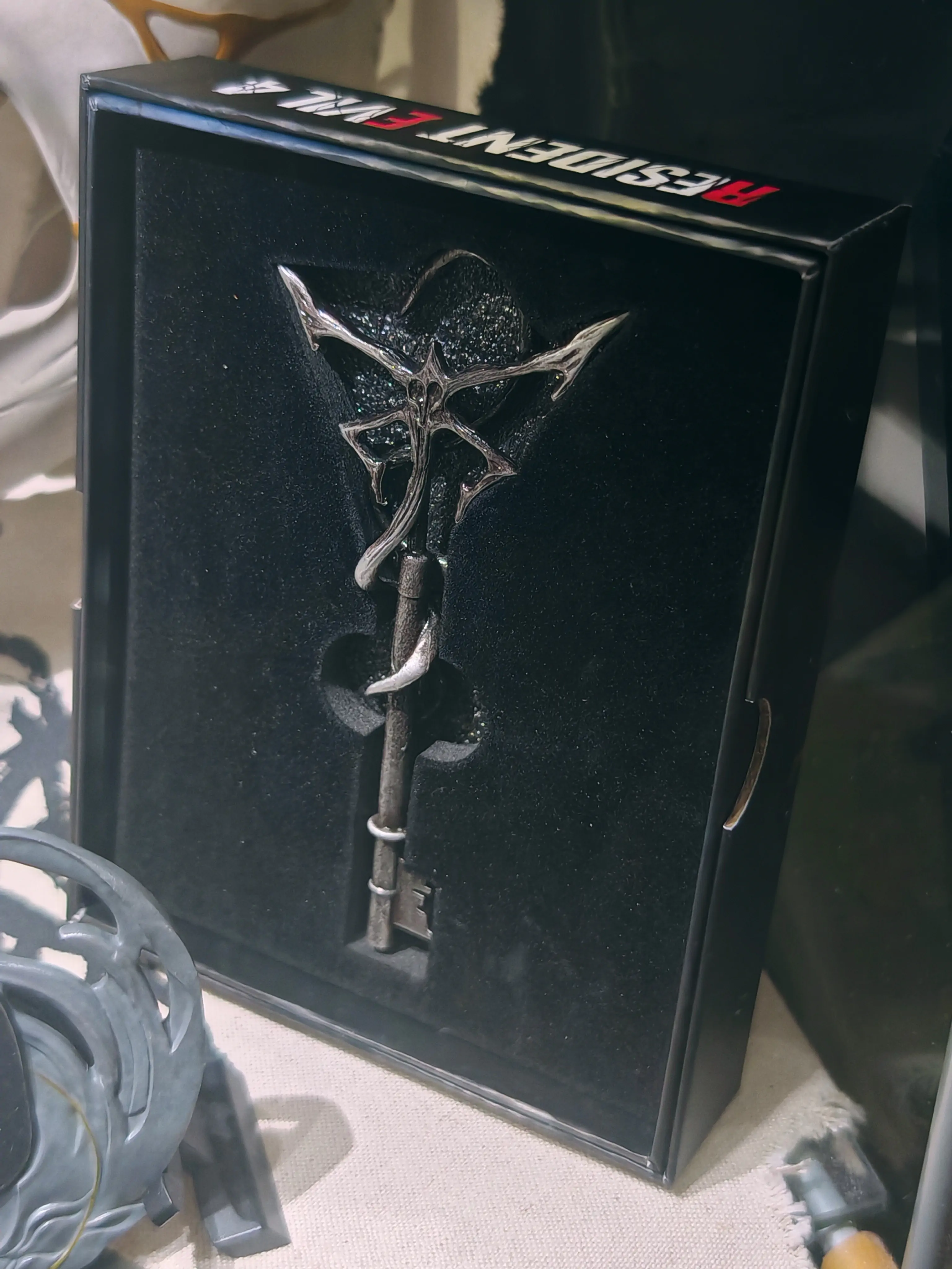 Resident Evil 4 1/1 Insignia Key replika termékfotó