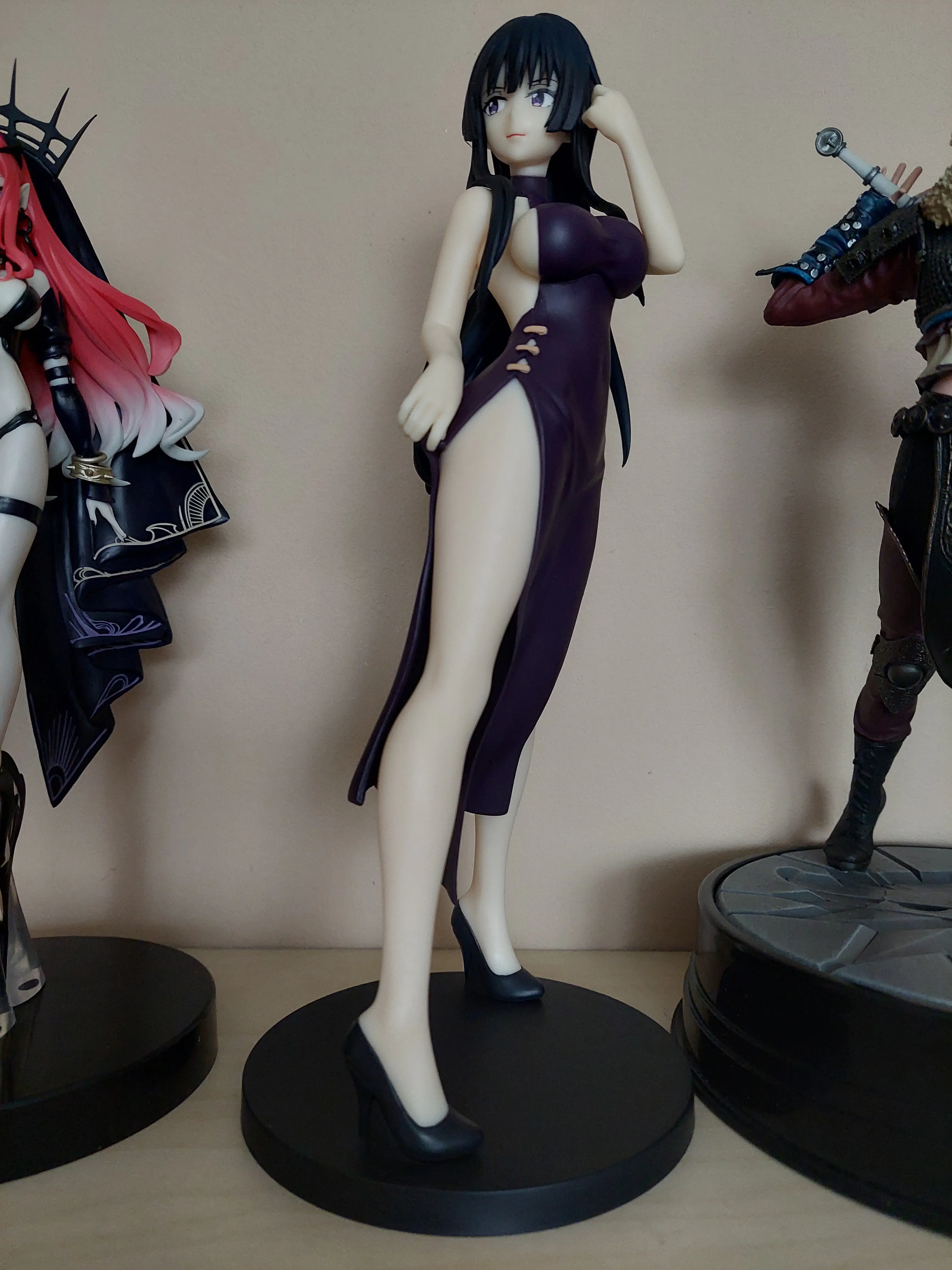 Spy Room Glitter & Glamours Thea figura 23cm termékfotó