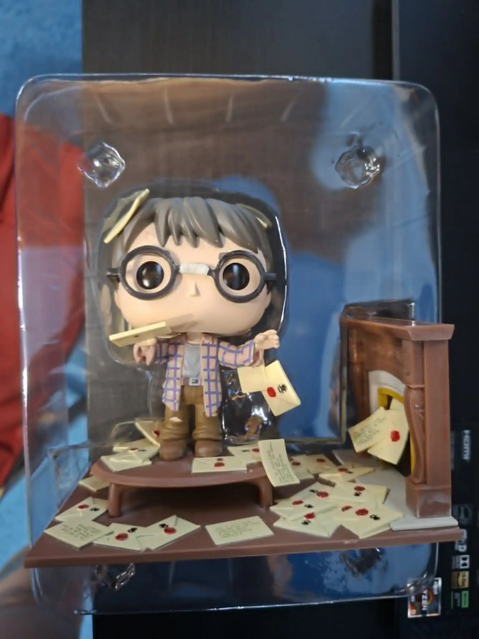 Funko POP figura Deluxe Harry Potter Anniversary Harry Potter with Hogwarts Letters Exkluzív termékfotó