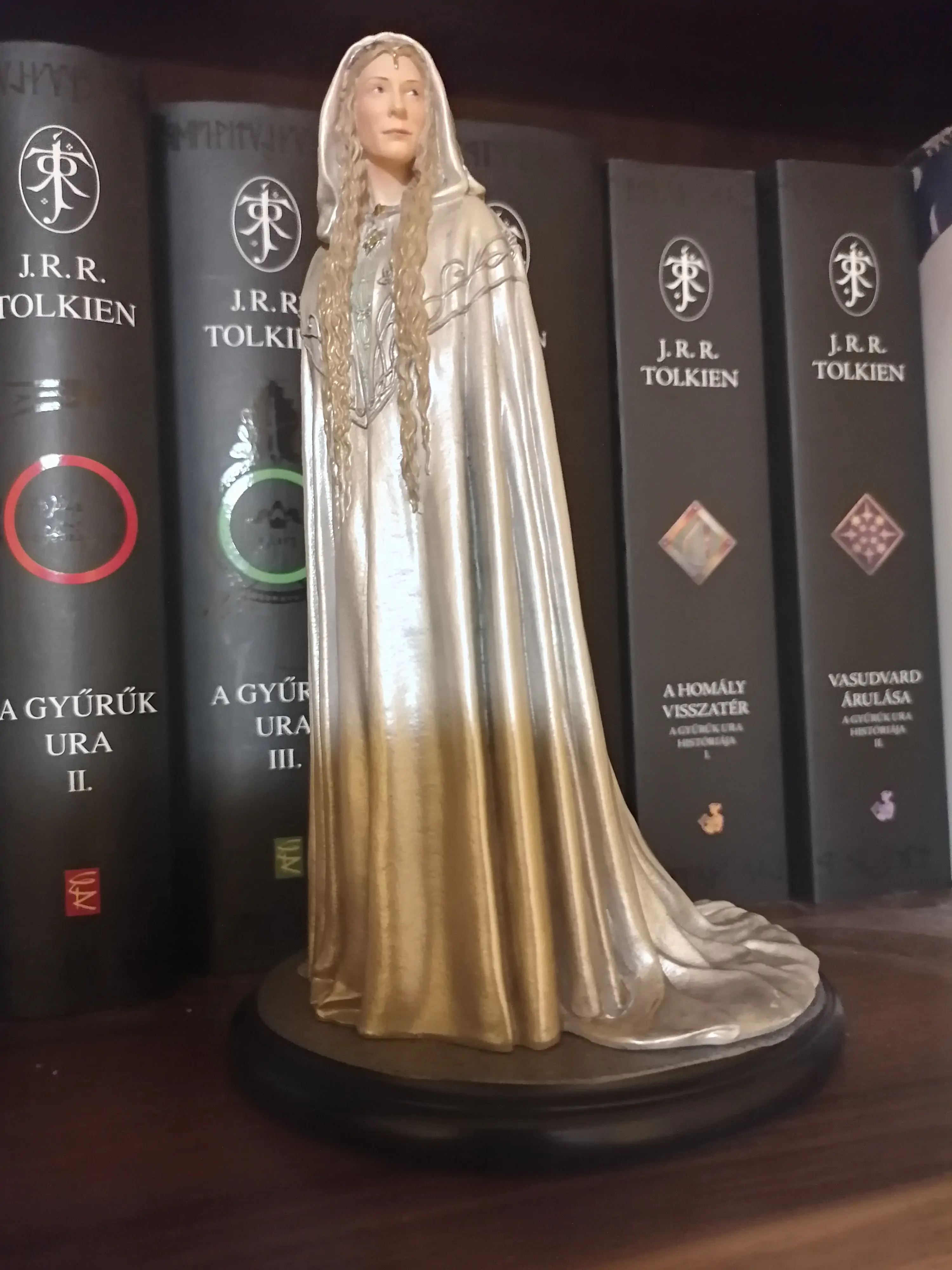 Lord of the Rings Galadriel Mini szobor figura 17 cm termékfotó