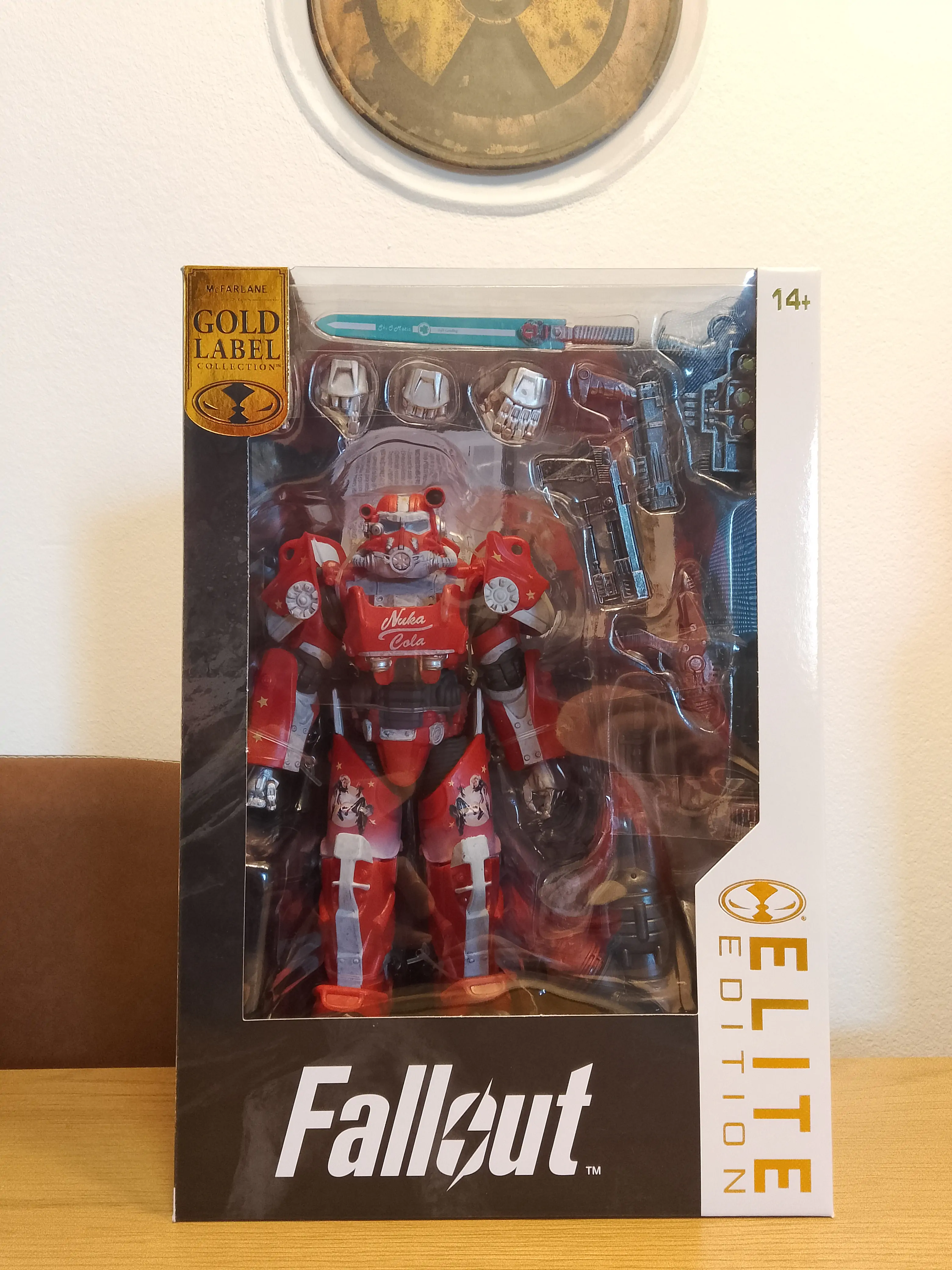 Fallout McFarlane Elite Edition akciófigura Fallout 76 Nuka Cola T-60 (Gold Label) 19 cm termékfotó