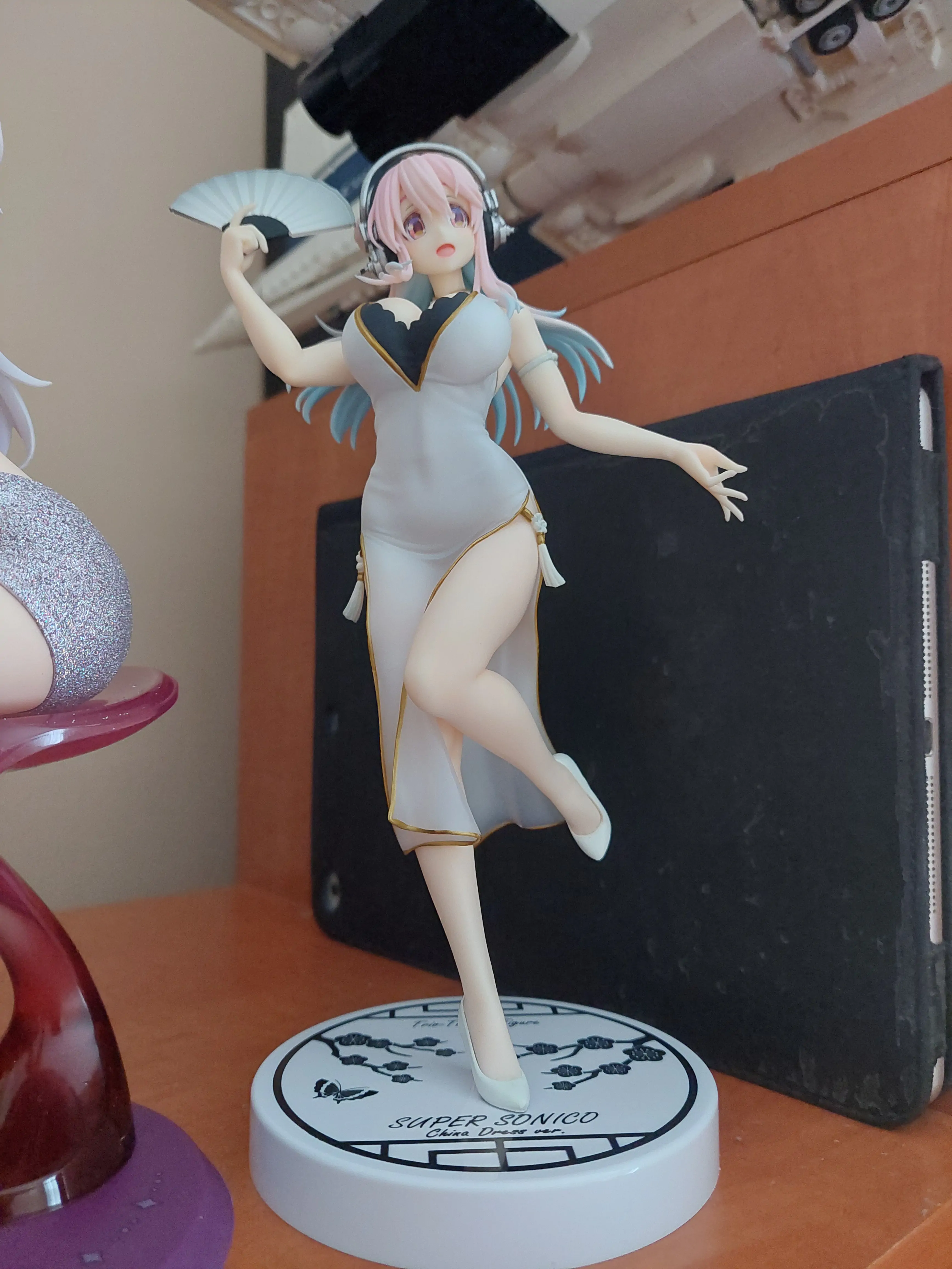 Super Sonico Trio-Try-iT White China Dress Ver. PVC szobor figura 21 cm termékfotó