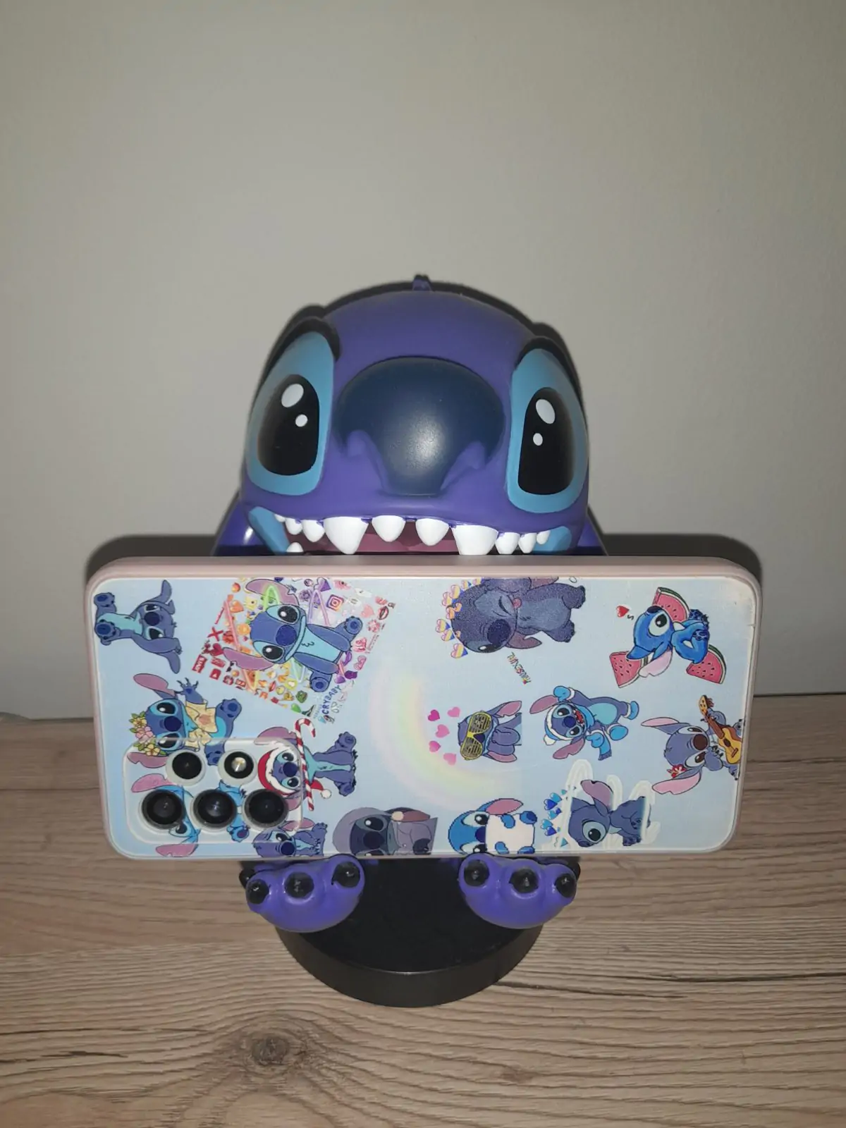 Lilo & Stitch Smiley Stitch kontroller/telefon tartó Cable Guy figura 21 cm termékfotó