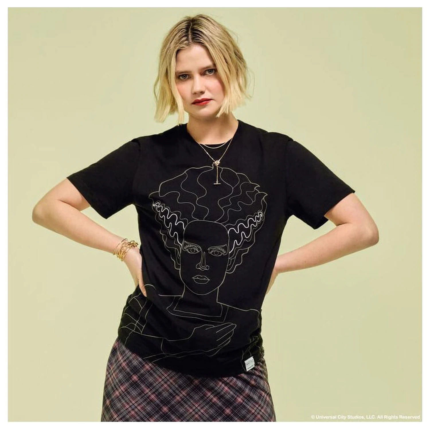 Universal Monsters Unisex Bride of Frankenstein póló  termékfotó