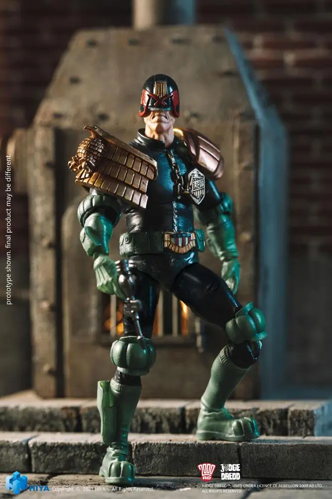 2000 AD Exquisite 1/18 Judge Dredd Mini akciófigura 10 cm termékfotó