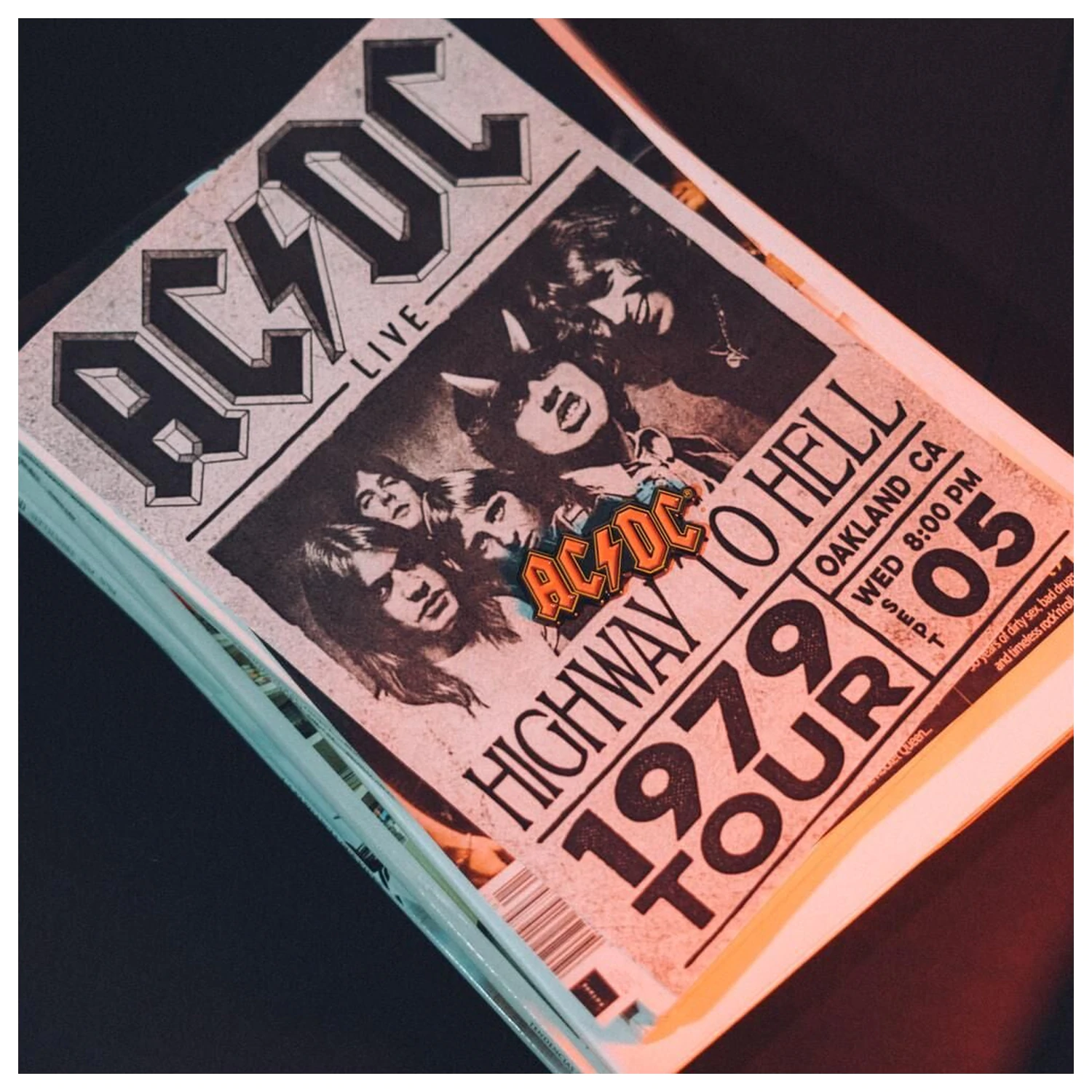AC/DC hűtőmágnes termékfotó