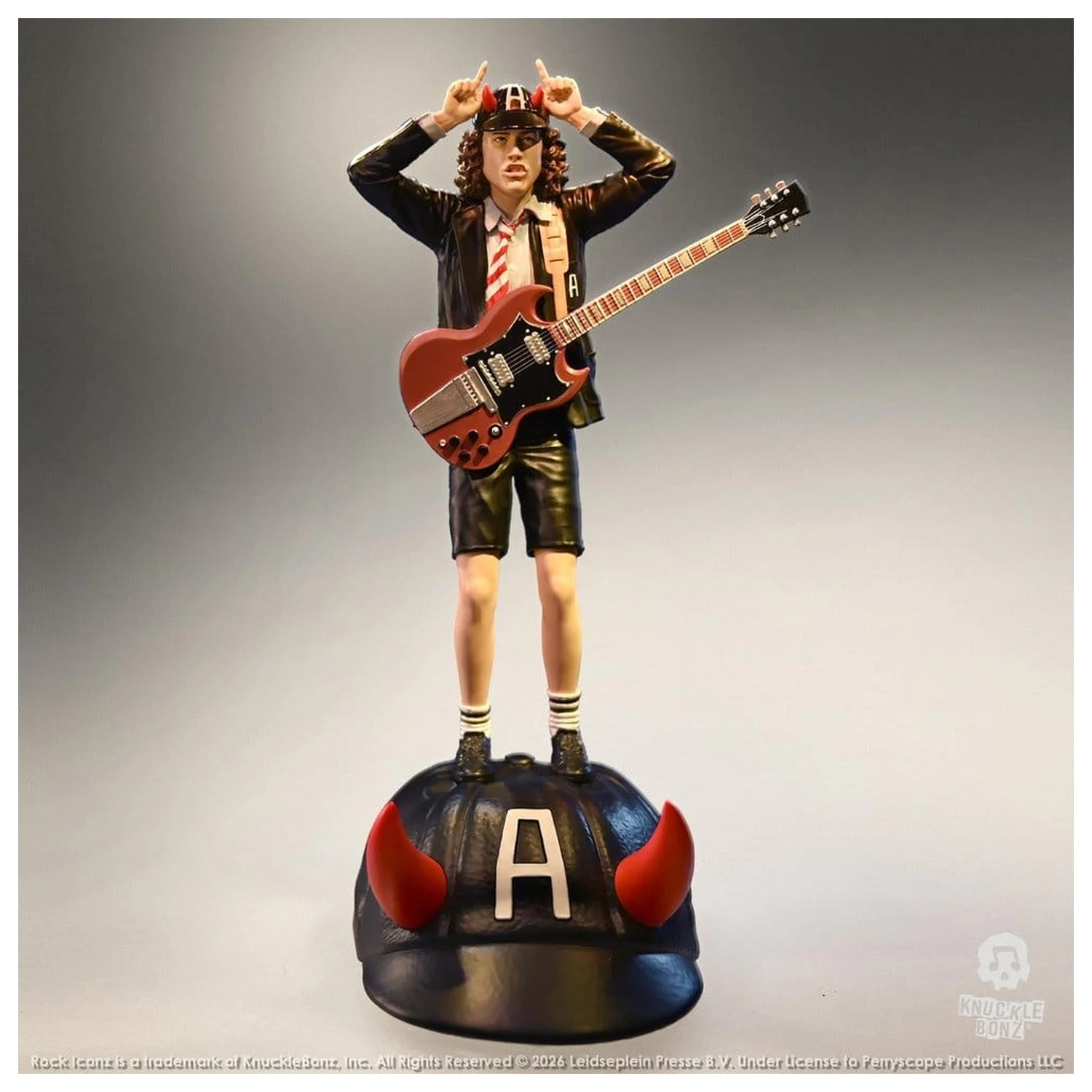 AC/DC Rock Iconz Angus Young IV figura 23 cm termékfotó