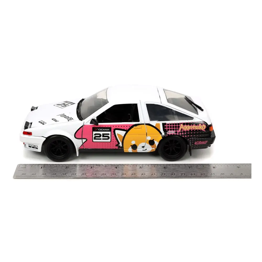 Aggretsuko Hollywood Rides Diecast Model 1/24 1986 Toyota Trueno és Aggretsuko figura termékfotó