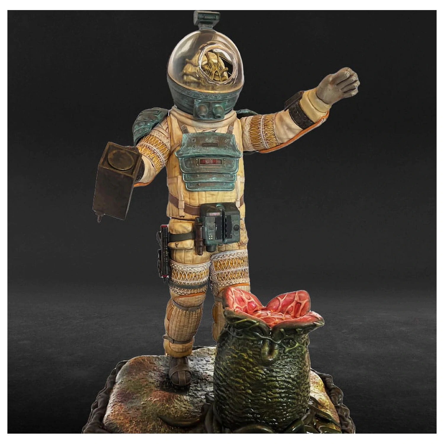 Alien 1/4 Officer Kane szobor figura 56 cm  termékfotó