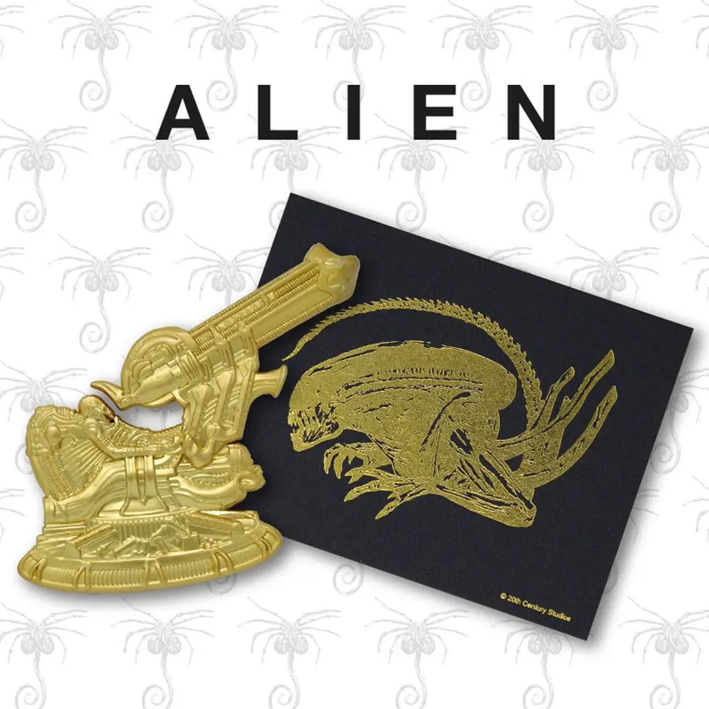 Alien XL prémium kitűző (aranyozott) termékfotó