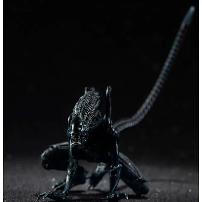 Aliens Crouching Alien Warrior figura 10cm termékfotó