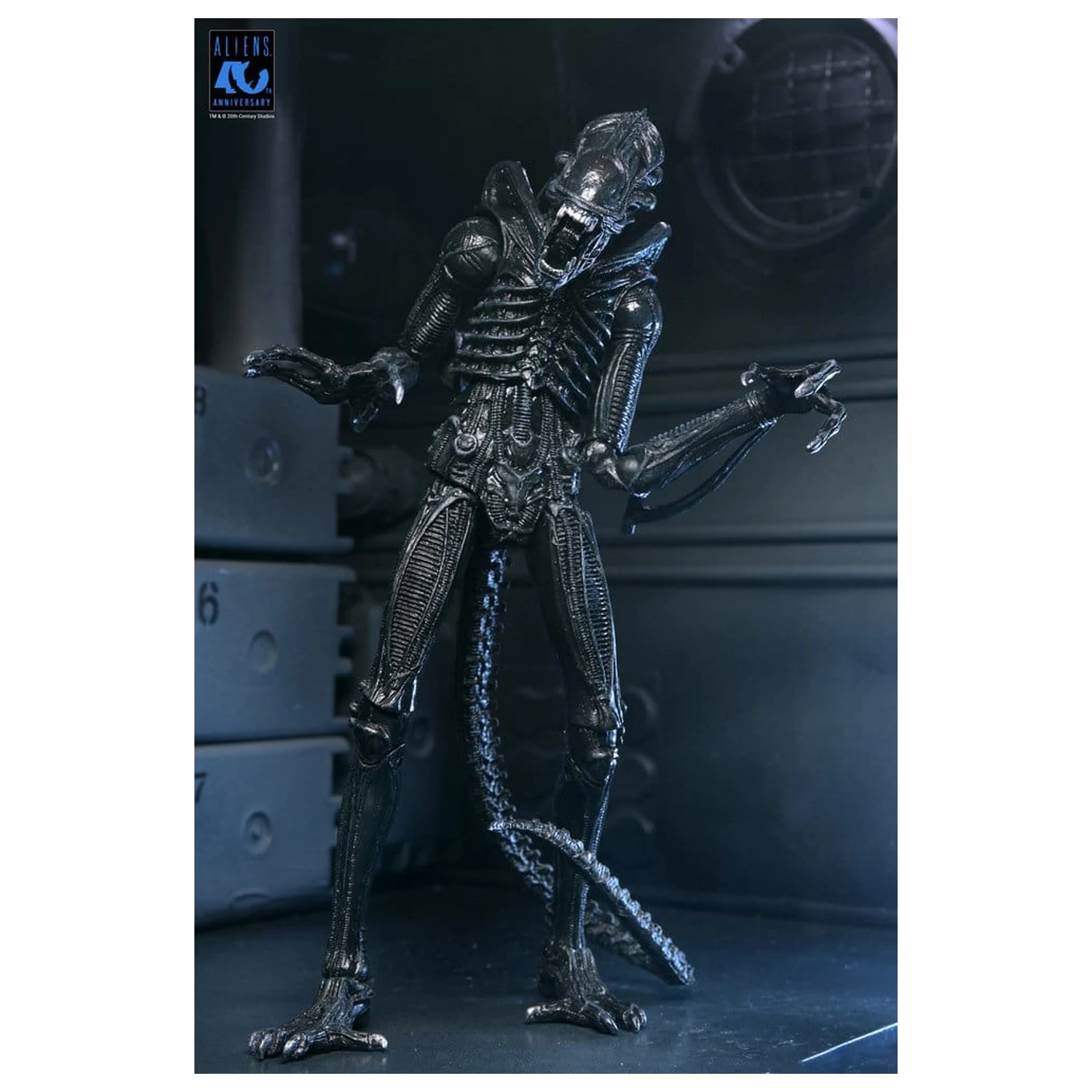 Aliens Ultimate Warrior (1986) Xenomorph Black (40th Anniversary) akciófigura 23 cm termékfotó