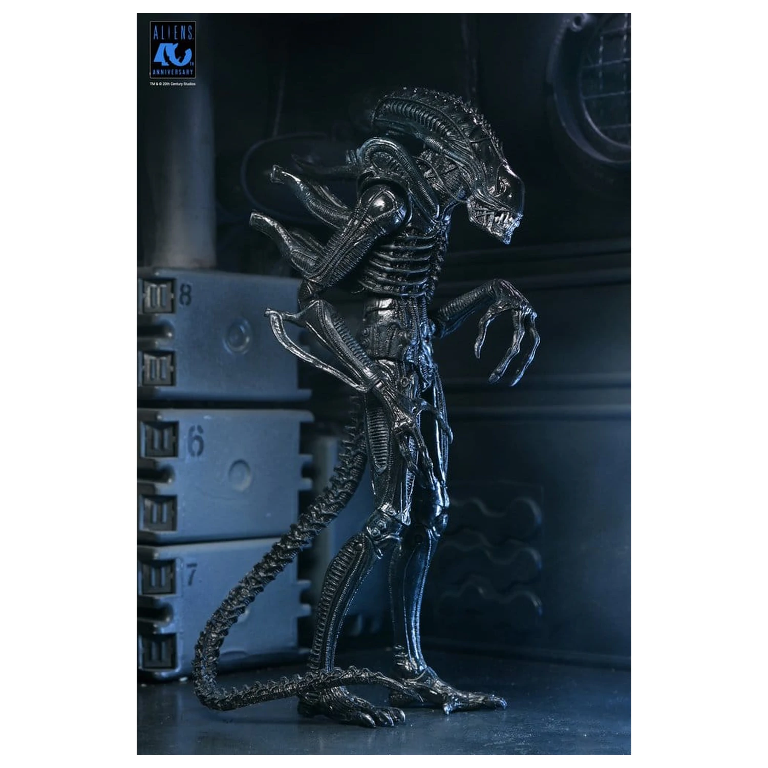 Aliens Ultimate Warrior (1986) Xenomorph Black (40th Anniversary) akciófigura 23 cm termékfotó