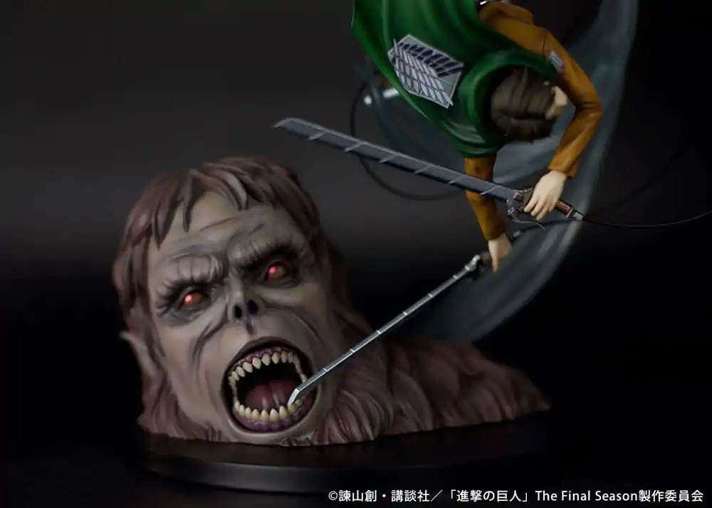 Attack on Titan 1/7 Levi vs Beast Titan Ver. PVC szobor figura 28 cm termékfotó