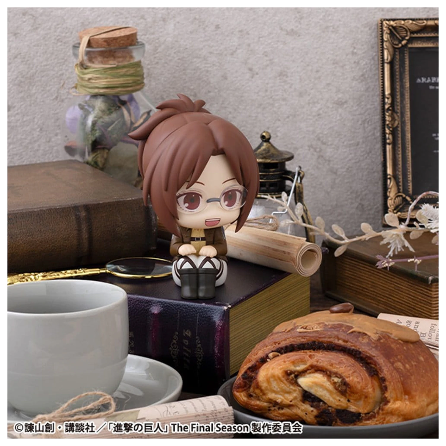 Attack on Titan Look Up Hange Zoe PVC szobor figura 11 cm  termékfotó