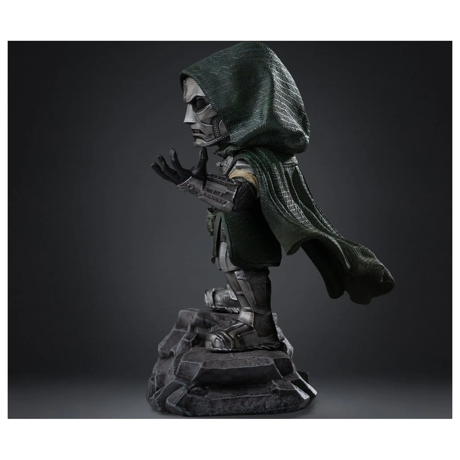 Avengers : Doomsday MiniCo szobor figura Doctor Doom 15 cm termékfotó