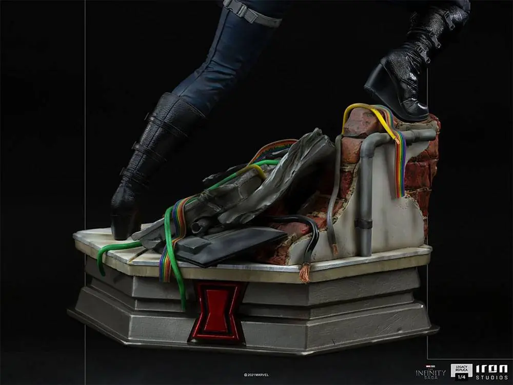 Avengers Infinity Saga Legacy 1/4 Black Widow replika szobor figura 46 cm termékfotó