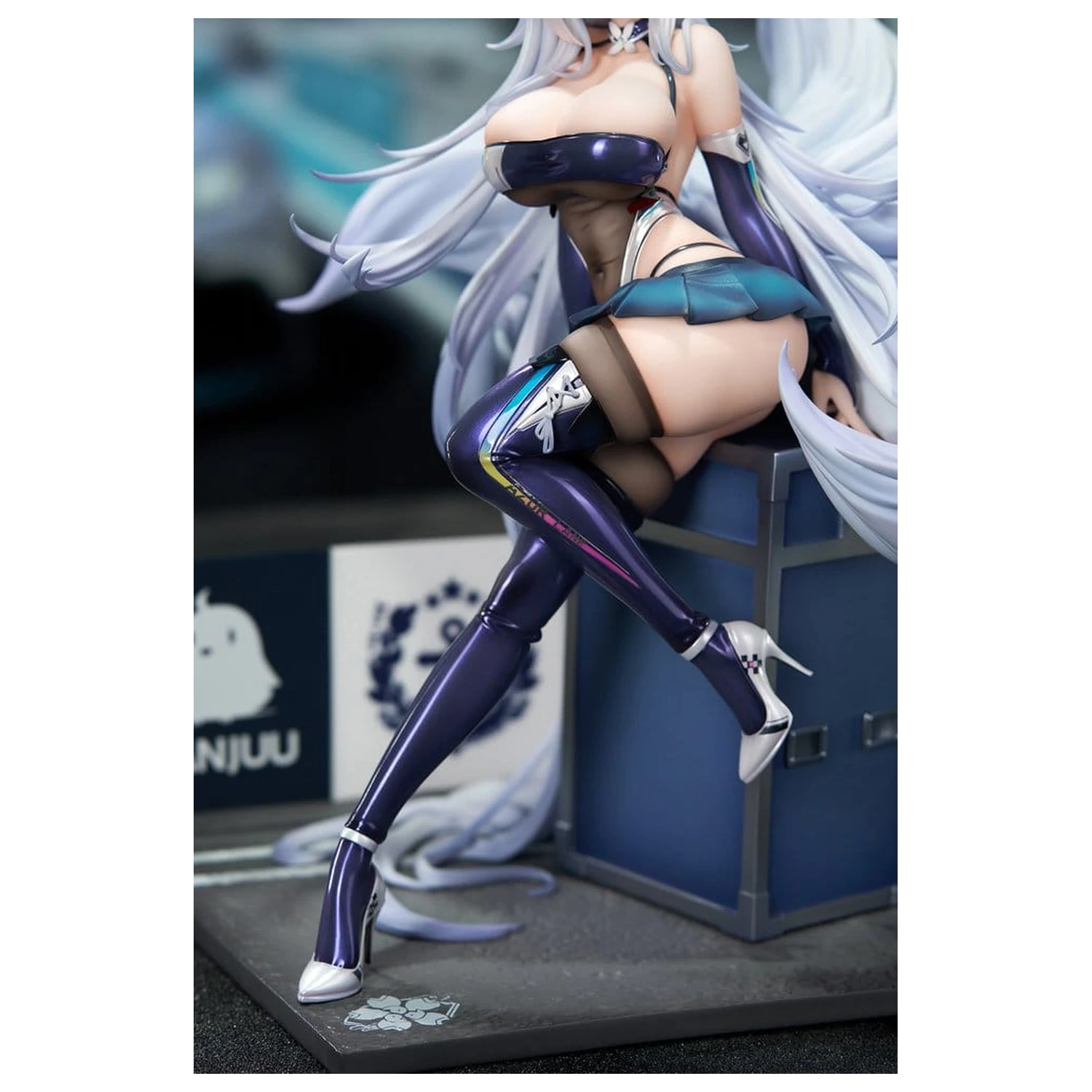 Azur Lane 1/7 Shinano Moonlit Chrome Ver. Acrylic Special Edition w/Display PVC figura 25 cm termékfotó