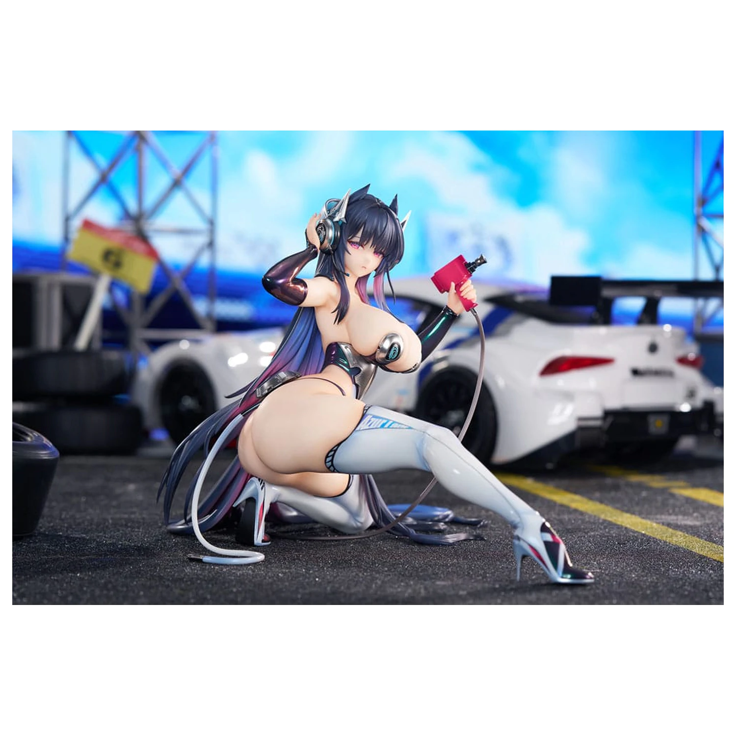 Azur Lane 1/7 Strasbourg Faerie of the Race Circuit Ver. PVC szobor figura 16 cm          termékfotó
