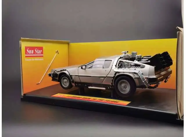 Back to the Future Diecast Model 1/18 1983 DeLorean termékfotó