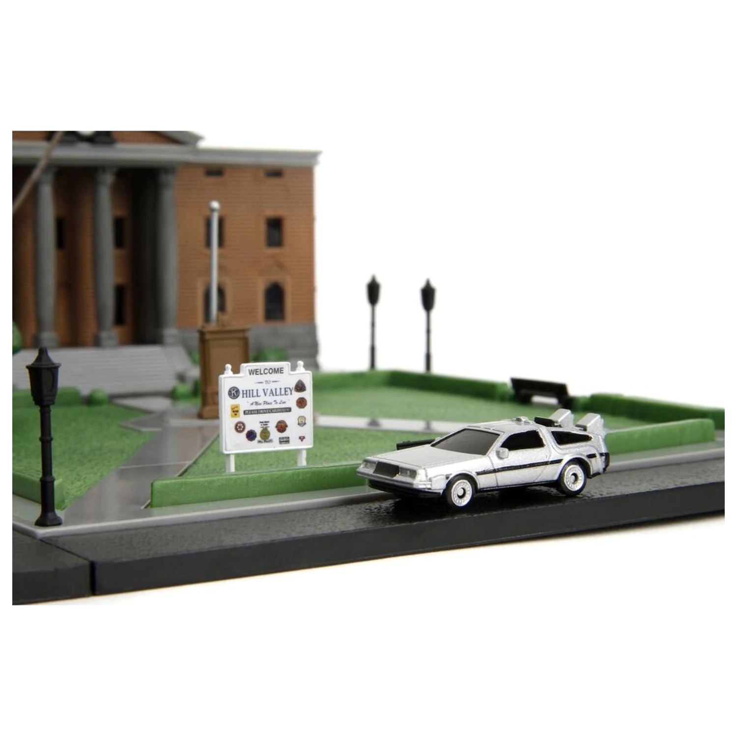 Back To The Future Hill Valley Courthouse Square diorama replika termékfotó