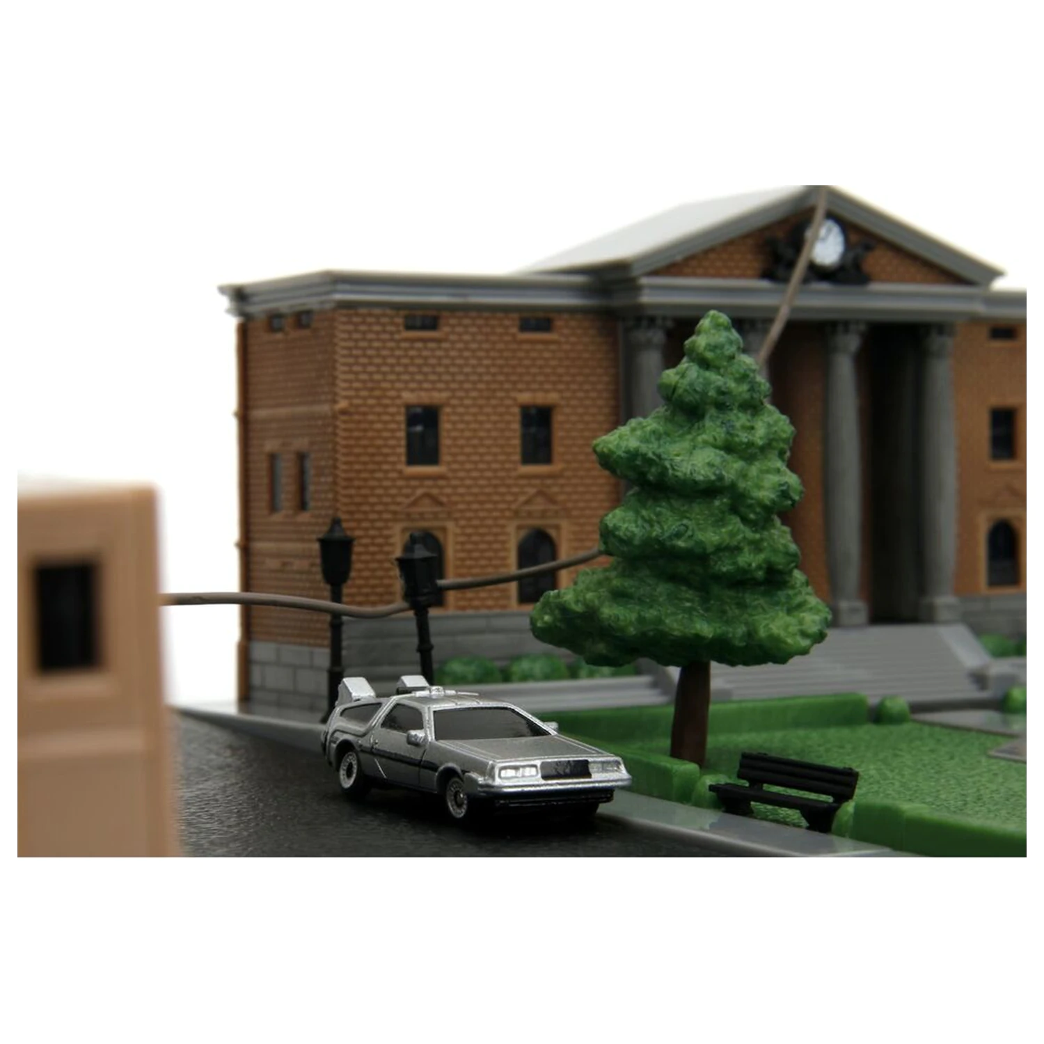 Back To The Future Hill Valley Courthouse Square diorama replika termékfotó