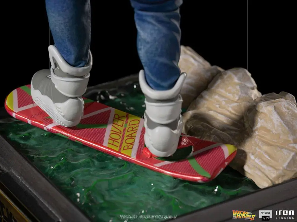 Back to the Future II Art Scale 1/10 Marty McFly on Hoverboard szobor figura 22 cm termékfotó