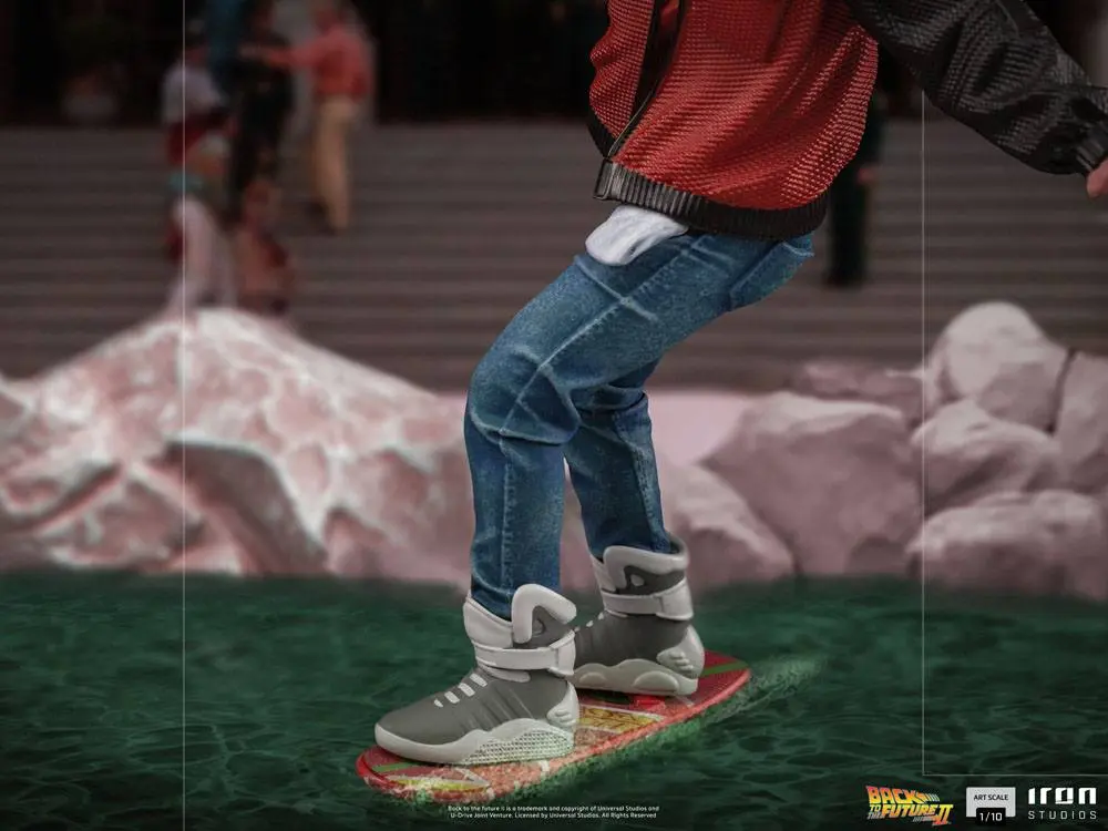 Back to the Future II Art Scale 1/10 Marty McFly on Hoverboard szobor figura 22 cm termékfotó