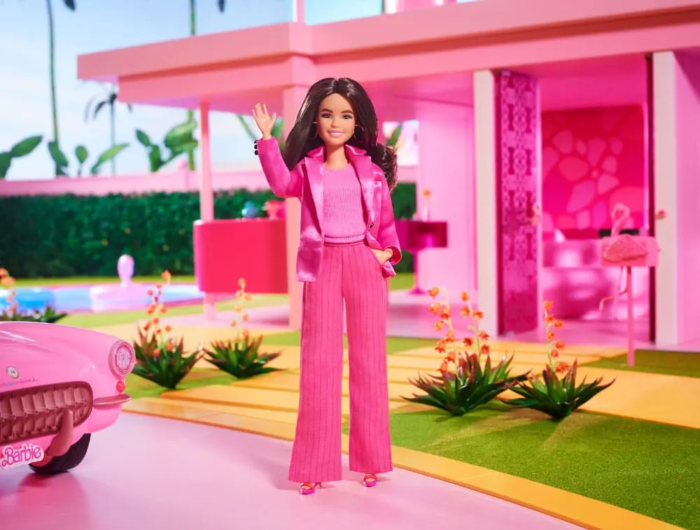 Barbie The Movie Gloria Wearing Pink Power Pantsuit játék baba termékfotó