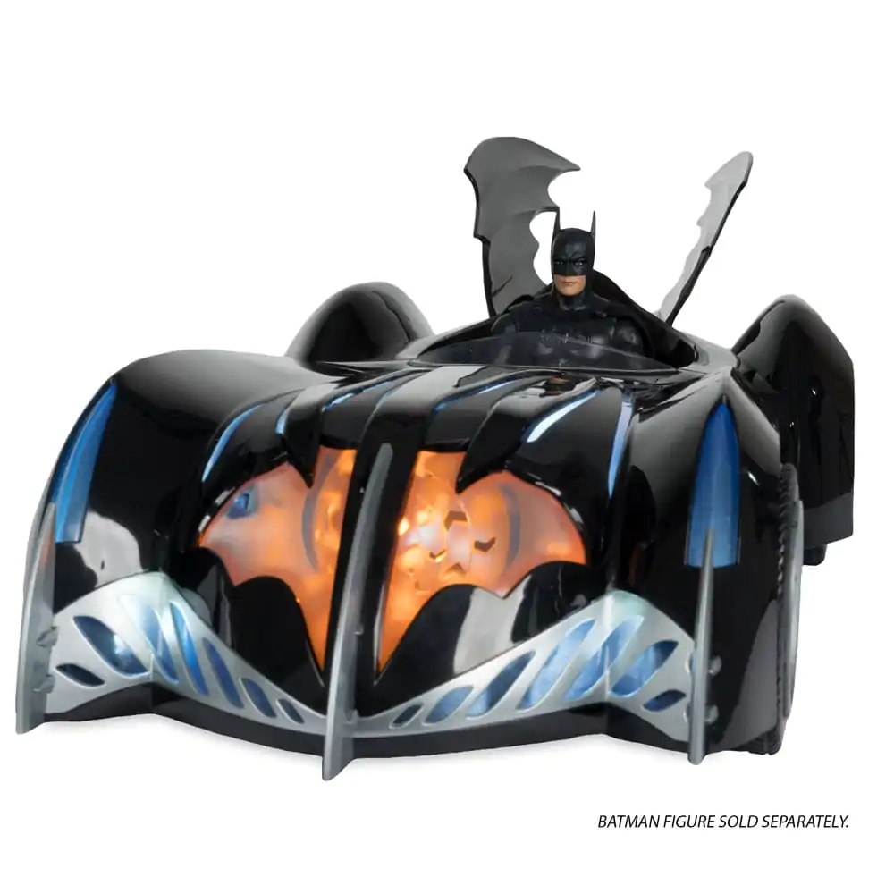 Batman & Robin DC Multiverse Batmobile jármű 63 cm termékfotó