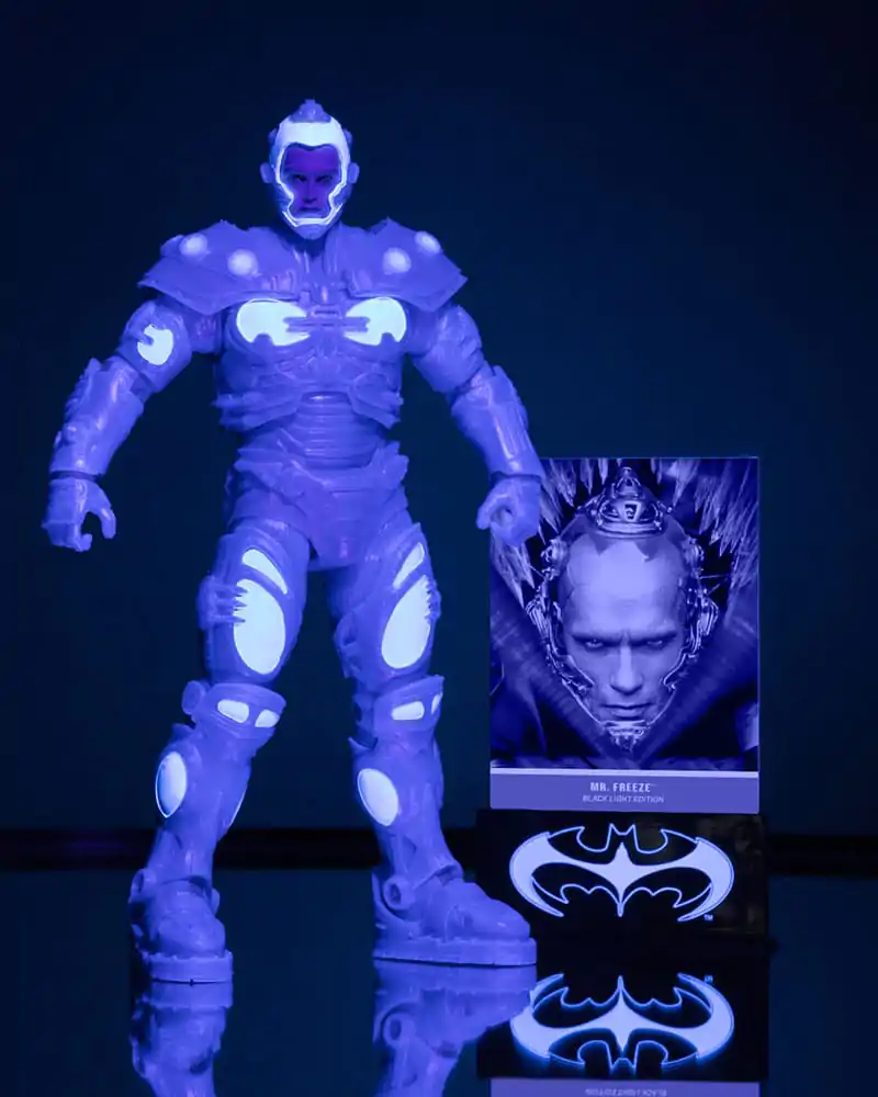 Batman & Robin DC Multiverse Mr. Freeze (Black Light Edition) (Gold Label) akciófigura 18 cm termékfotó