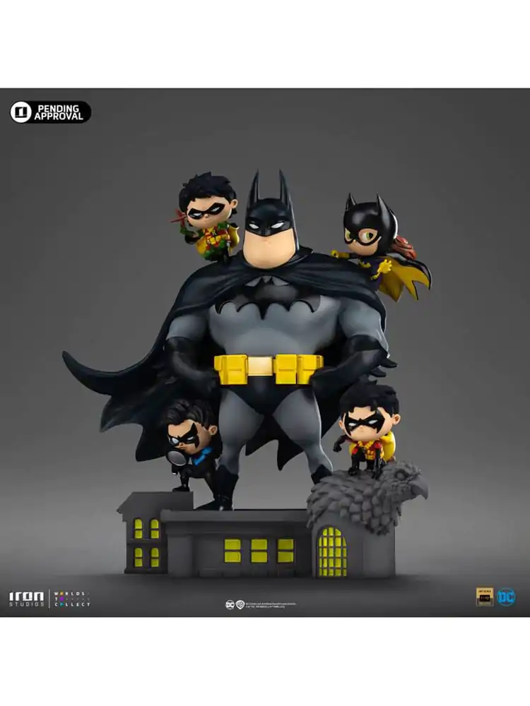 Batman Animated icons Batman Family PVC figura 18 cm termékfotó