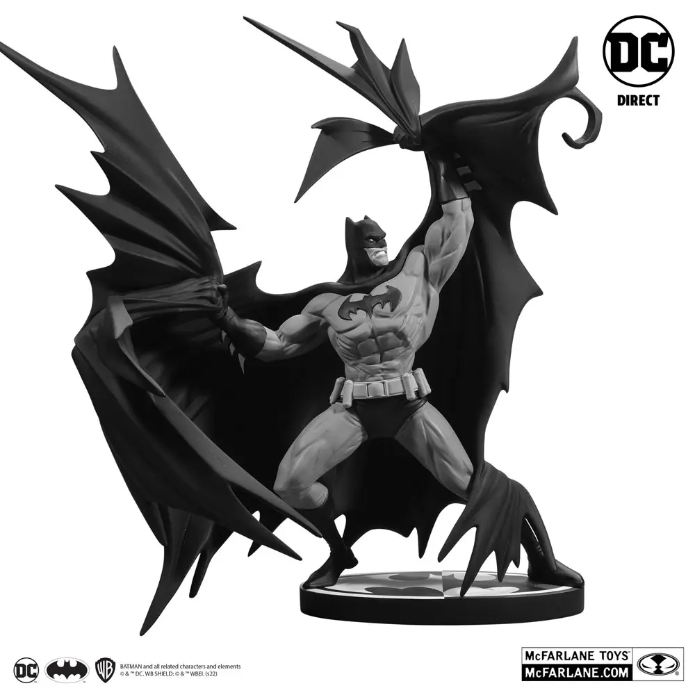 Batman Black &amp; White Batman by Denys Cowan szobor figura 25 cm termékfotó
