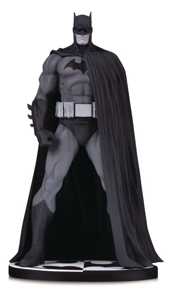 Batman Black &amp; White Batman (Version 3) by Jim Lee szobor figura 18 cm termékfotó