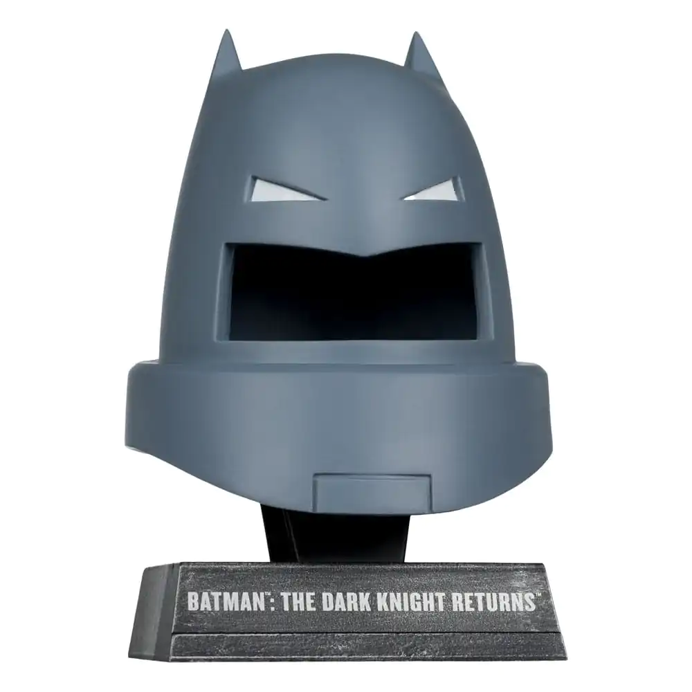 Batman DC Direct 1/3 Armoured Batman Cowl (Dark Knight Returns) Mini replika 18 cm termékfotó