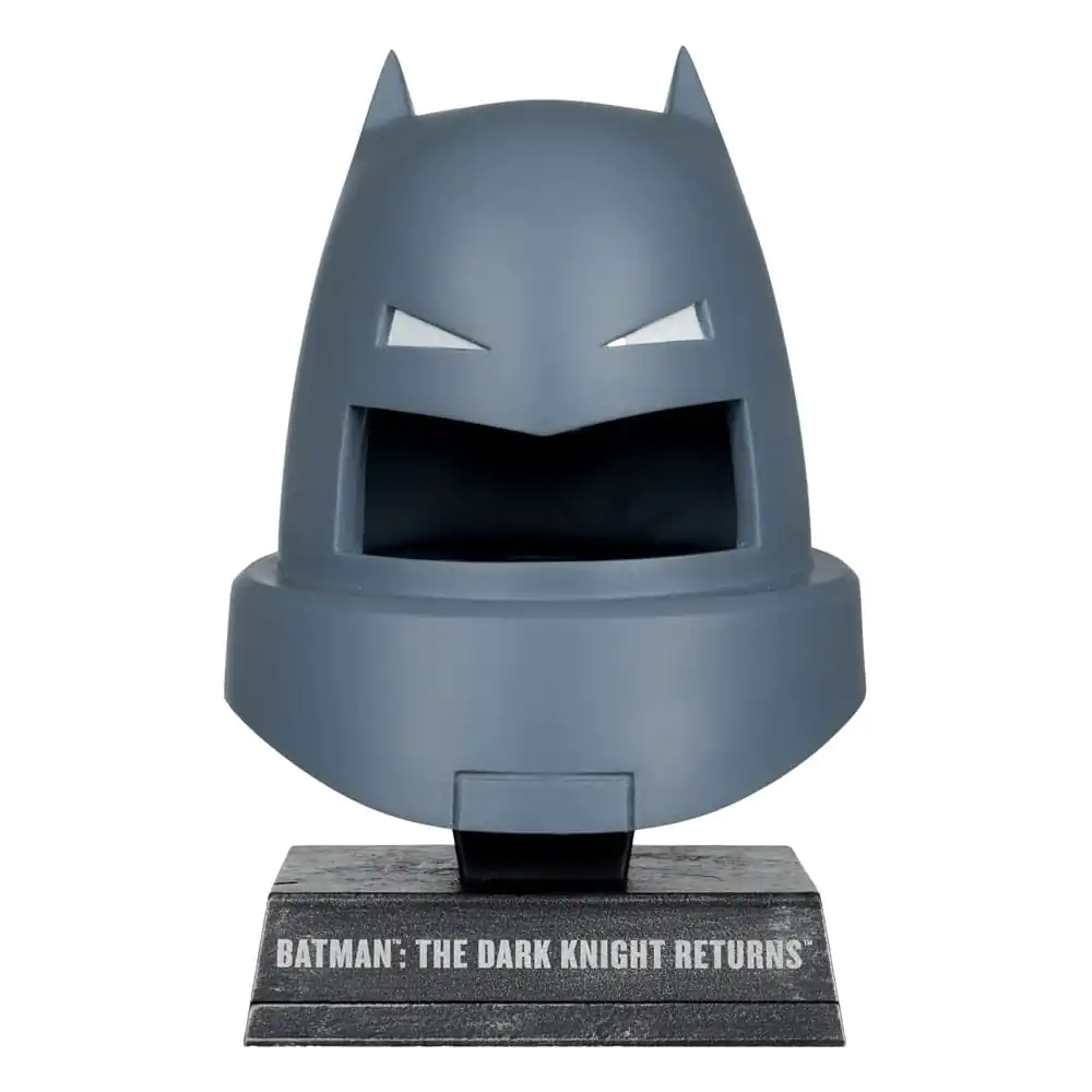 Batman DC Direct 1/3 Armoured Batman Cowl (Dark Knight Returns) Mini replika 18 cm termékfotó