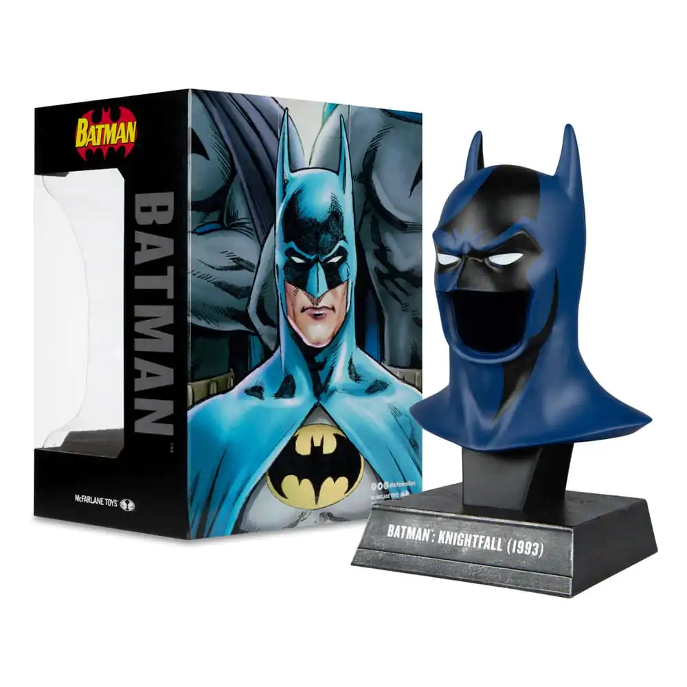 Batman: Knightfall DC Direct 1/3 Batman Cowl Mini replika 19 cm termékfotó