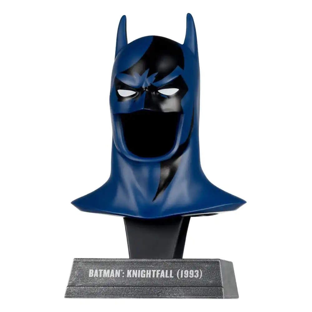 Batman: Knightfall DC Direct 1/3 Batman Cowl Mini replika 19 cm termékfotó