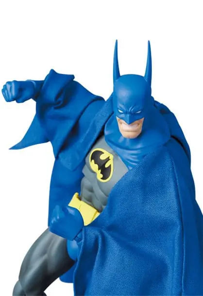 Batman MAFEX Knight Crusader Batman akciófigura 19 cm termékfotó